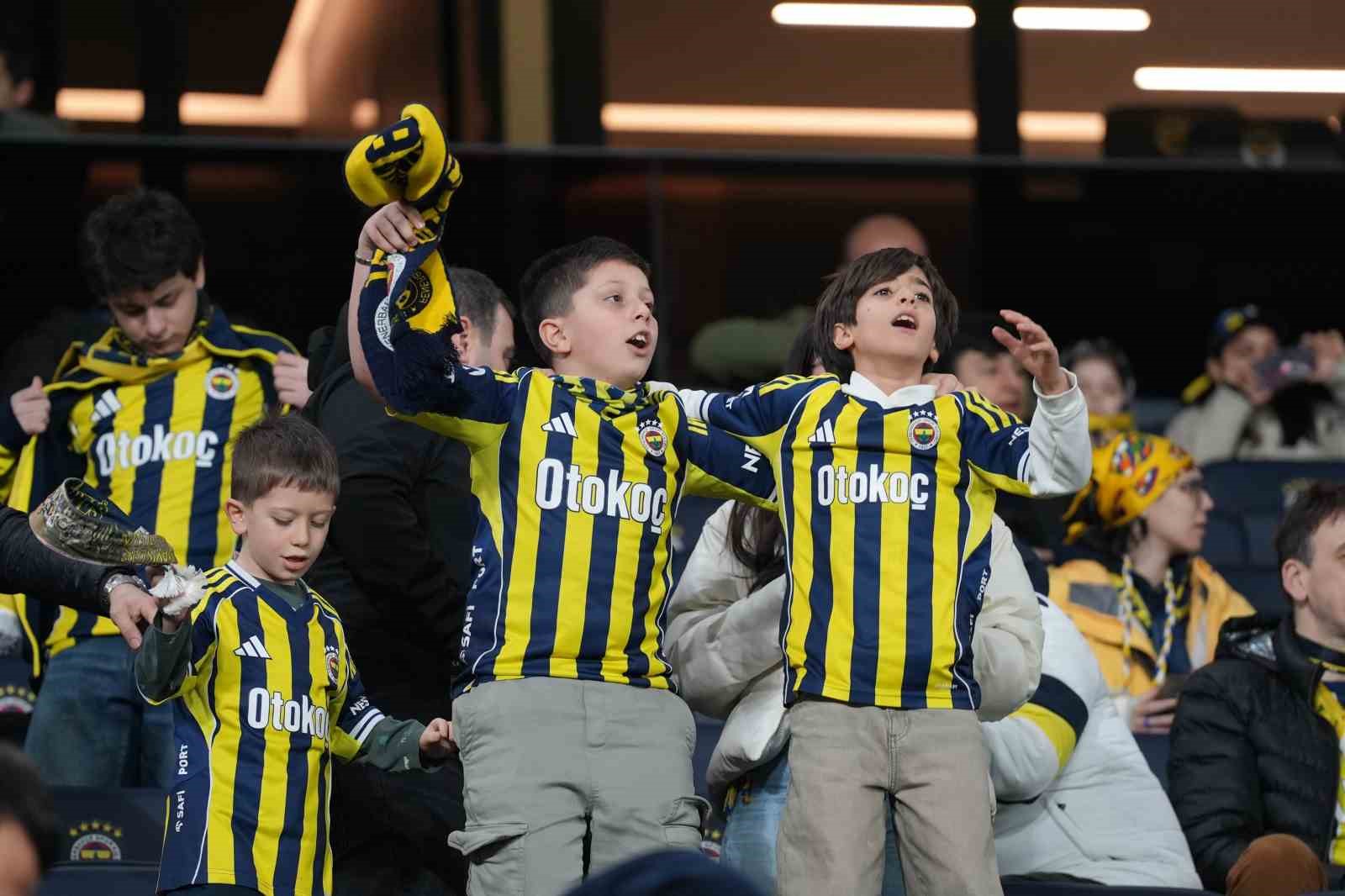 trendyol super lig fenerbahce 0 gaziantep fk 0 mac devam ediyor 0 bs7p6VBH