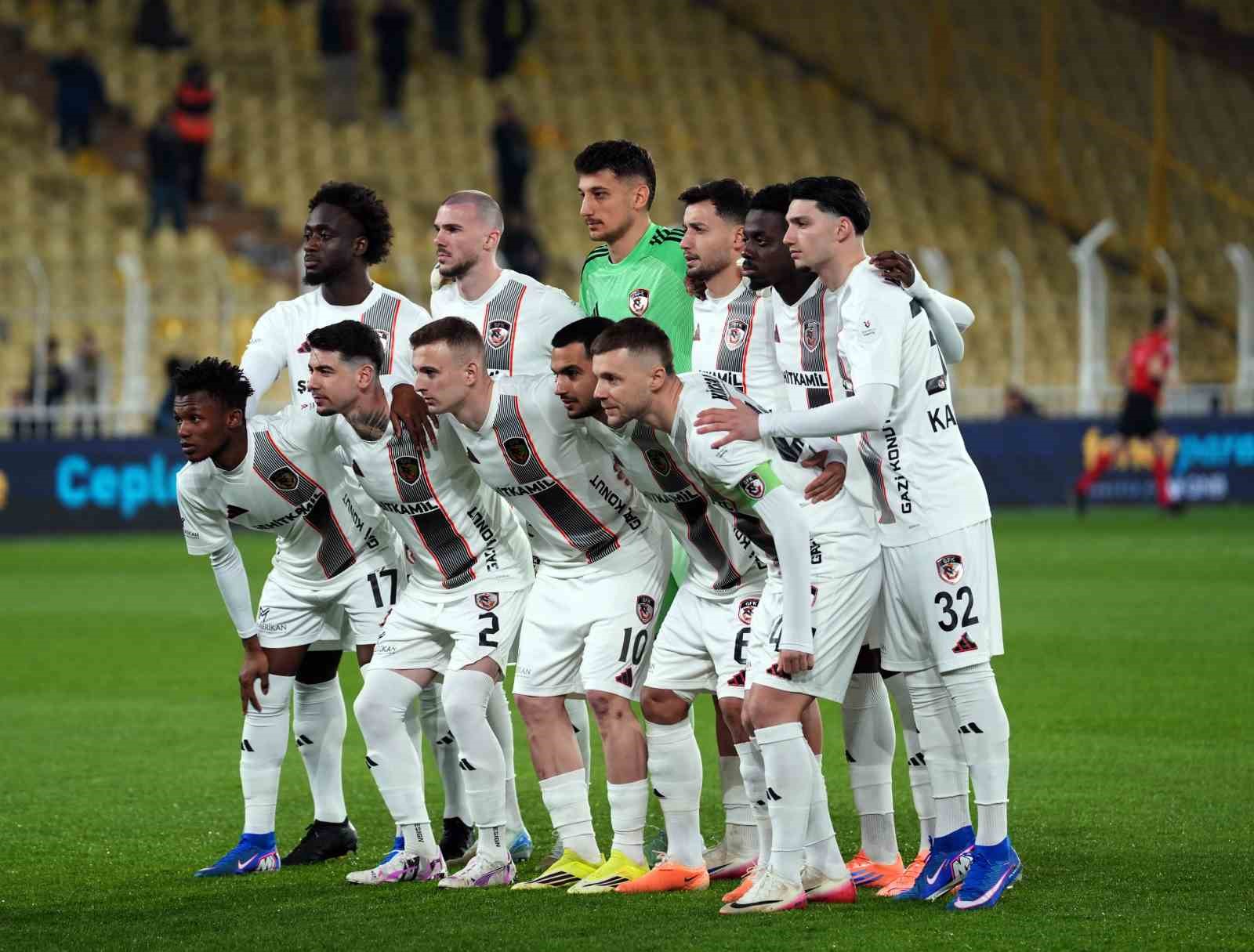 trendyol super lig fenerbahce 0 gaziantep fk 0 mac devam ediyor 12 jR5iNSP6