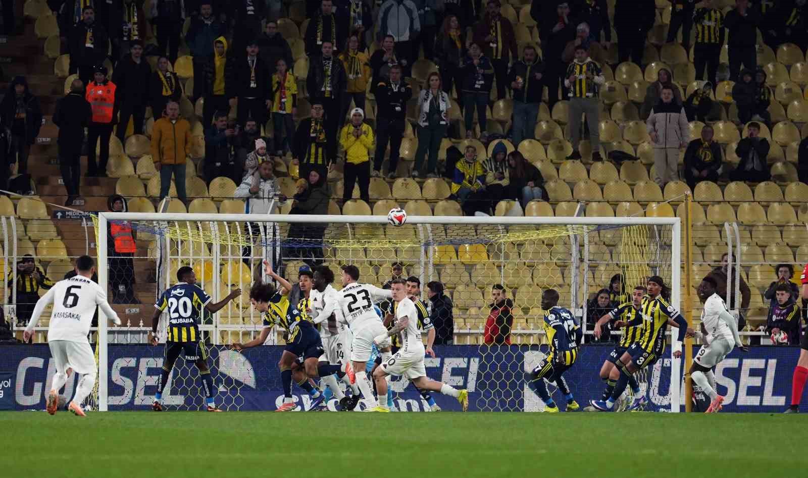 trendyol super lig fenerbahce 0 gaziantep fk 0 mac devam ediyor 13 INRCRsG3