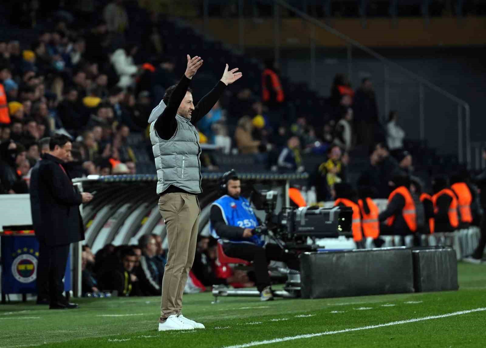 trendyol super lig fenerbahce 0 gaziantep fk 0 mac devam ediyor 14 UhQPVruA