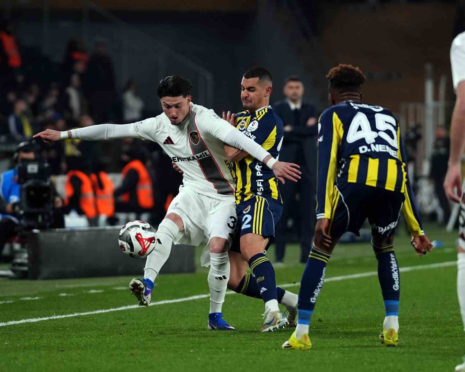 trendyol super lig fenerbahce 0 gaziantep fk 0 mac devam ediyor 16 SvgPIXIG