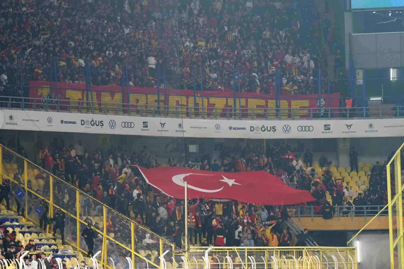 trendyol super lig fenerbahce 0 goztepe 0 mac devam ediyor 14 5zD7piQ5