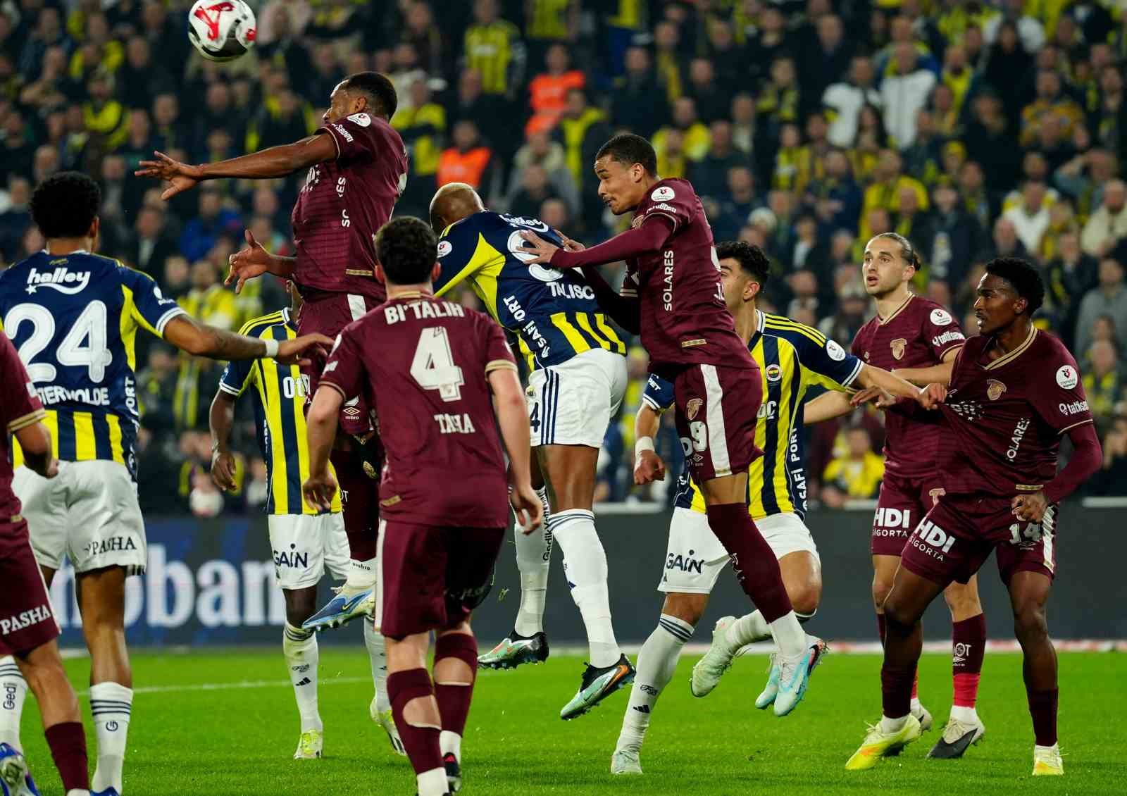 trendyol super lig fenerbahce 0 goztepe 0 mac devam ediyor 2 PhbQ9ZA2