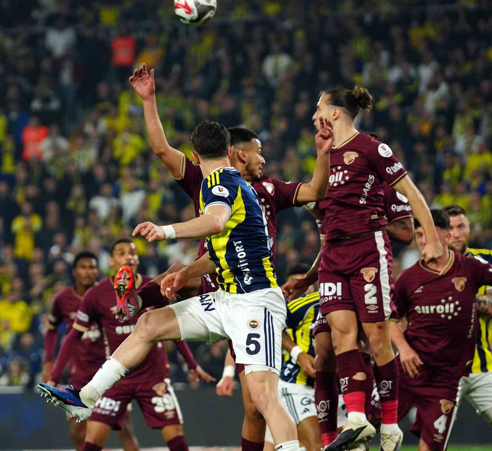 trendyol super lig fenerbahce 0 goztepe 0 mac devam ediyor 5 RTzJH3bR