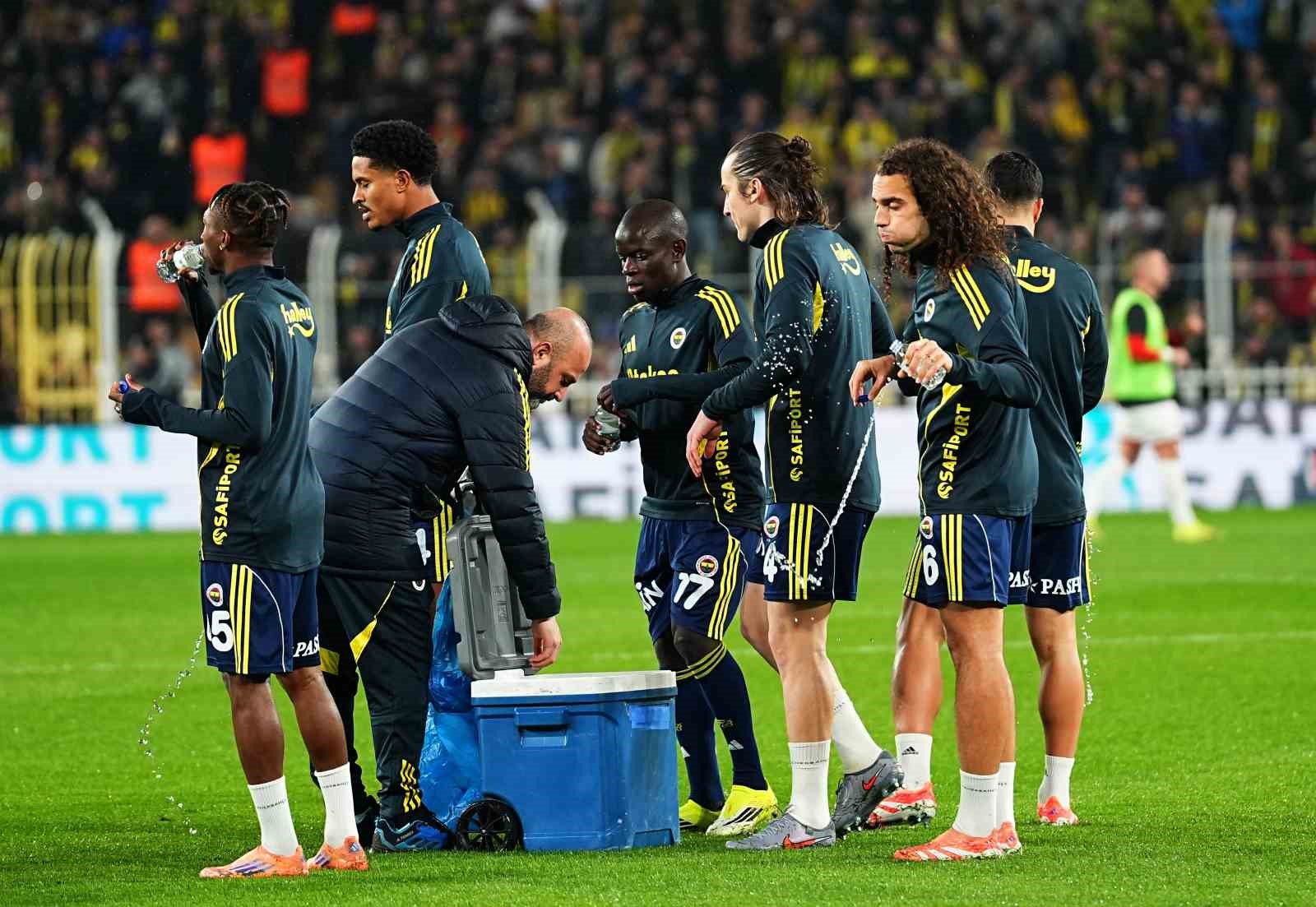 trendyol super lig fenerbahce 1 genclerbirligi 0 mac devam ediyor 11 O4iknm2r