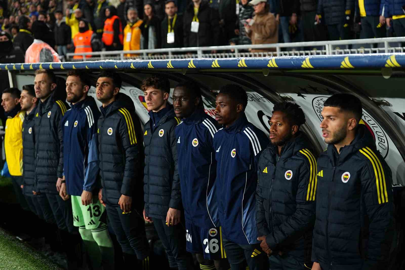 trendyol super lig fenerbahce 1 genclerbirligi 0 mac devam ediyor 22 VUIFiq5C