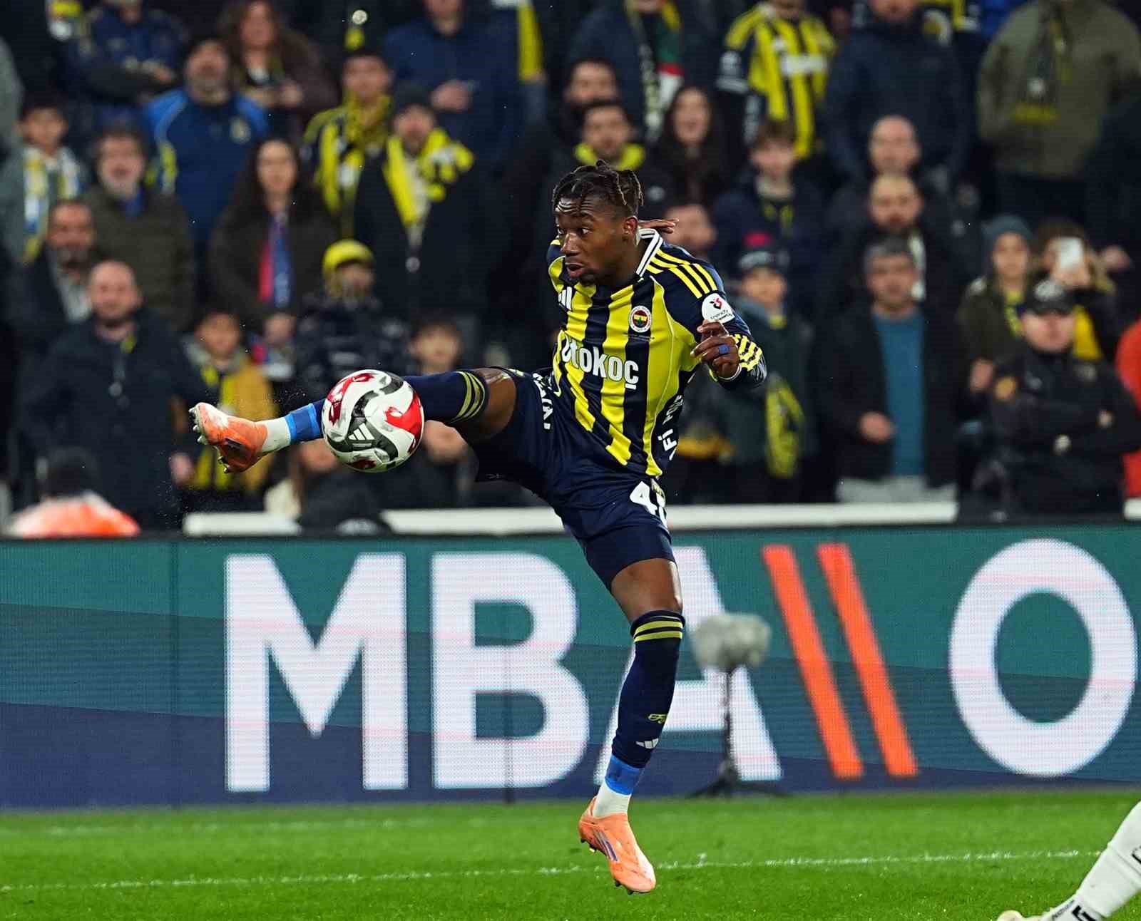 trendyol super lig fenerbahce 1 genclerbirligi 0 mac devam ediyor 36 Vu3Rk3CC