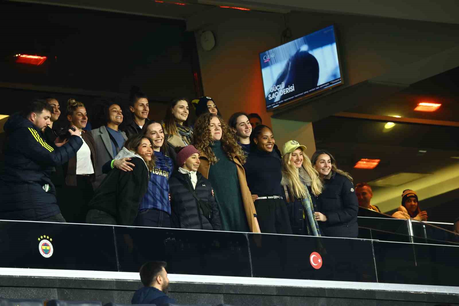 trendyol super lig fenerbahce 1 samsunspor 1 mac devam ediyor 18 GuEkYi58