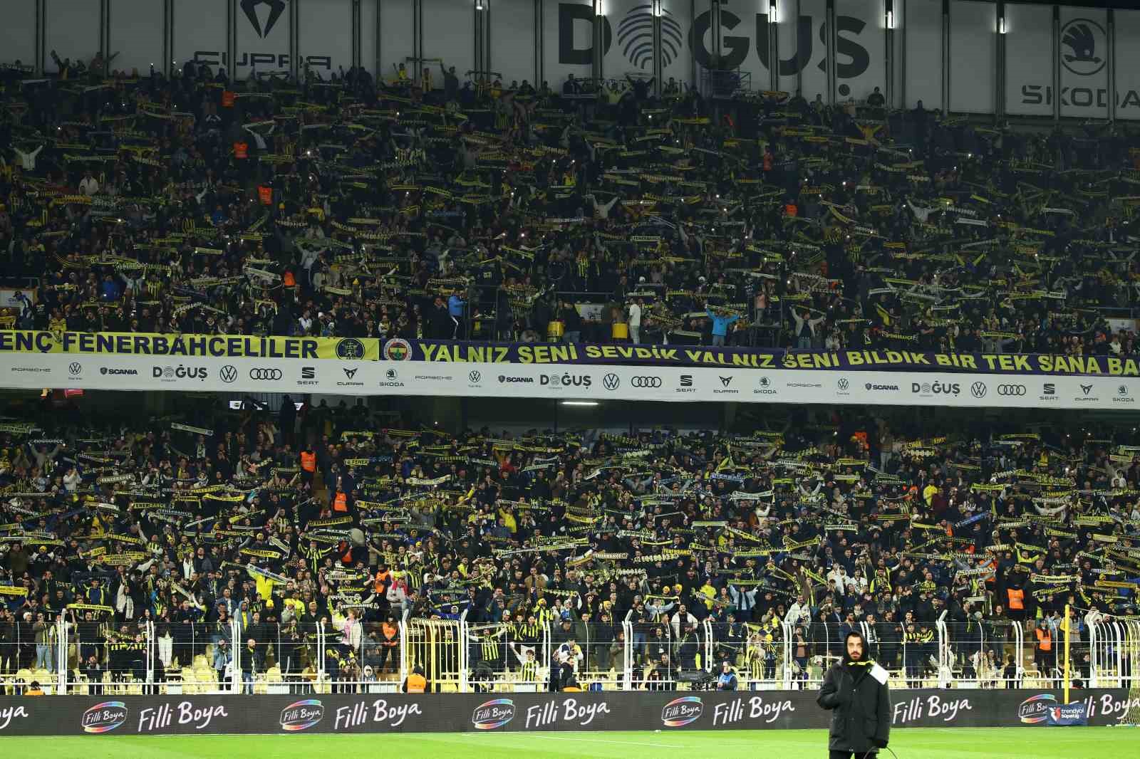 trendyol super lig fenerbahce 1 samsunspor 1 mac devam ediyor 2 cK3ZLWQ5