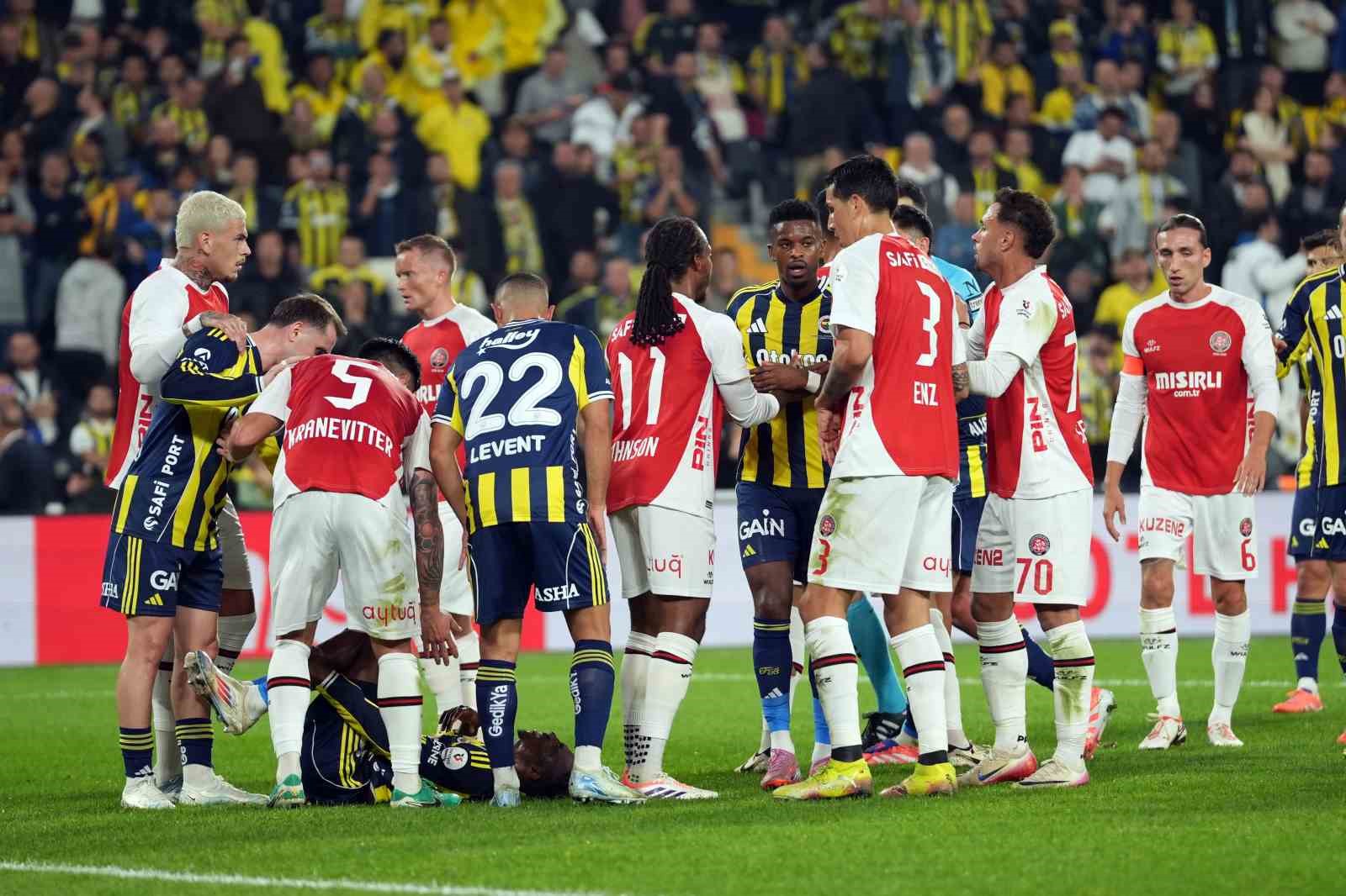 trendyol super lig fenerbahce 2 fatih karagumruk 0 ilk yari 1 awA39z2t