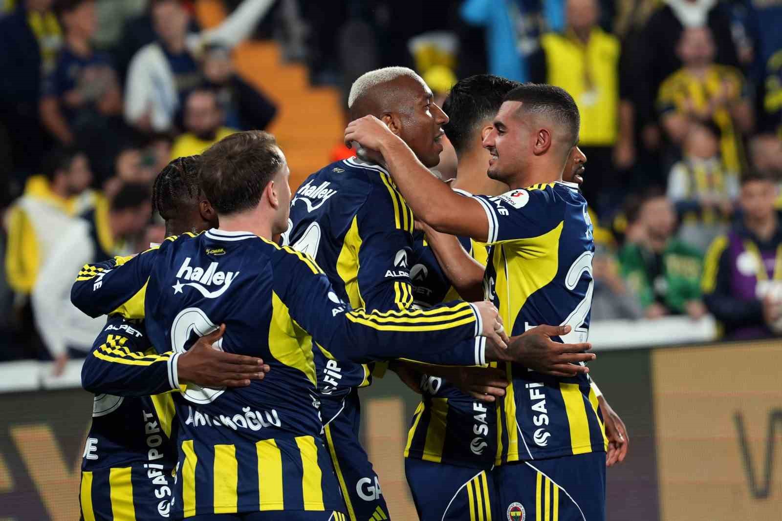 trendyol super lig fenerbahce 2 fatih karagumruk 0 ilk yari 11 AESIh4QC