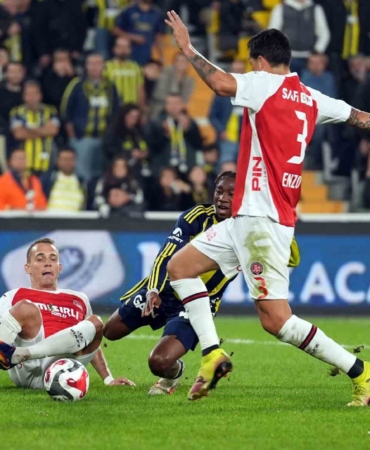 trendyol-super-lig-fenerbahce-2-fatih-karagumruk-0-ilk-yari-MEwnKt36.jpg
