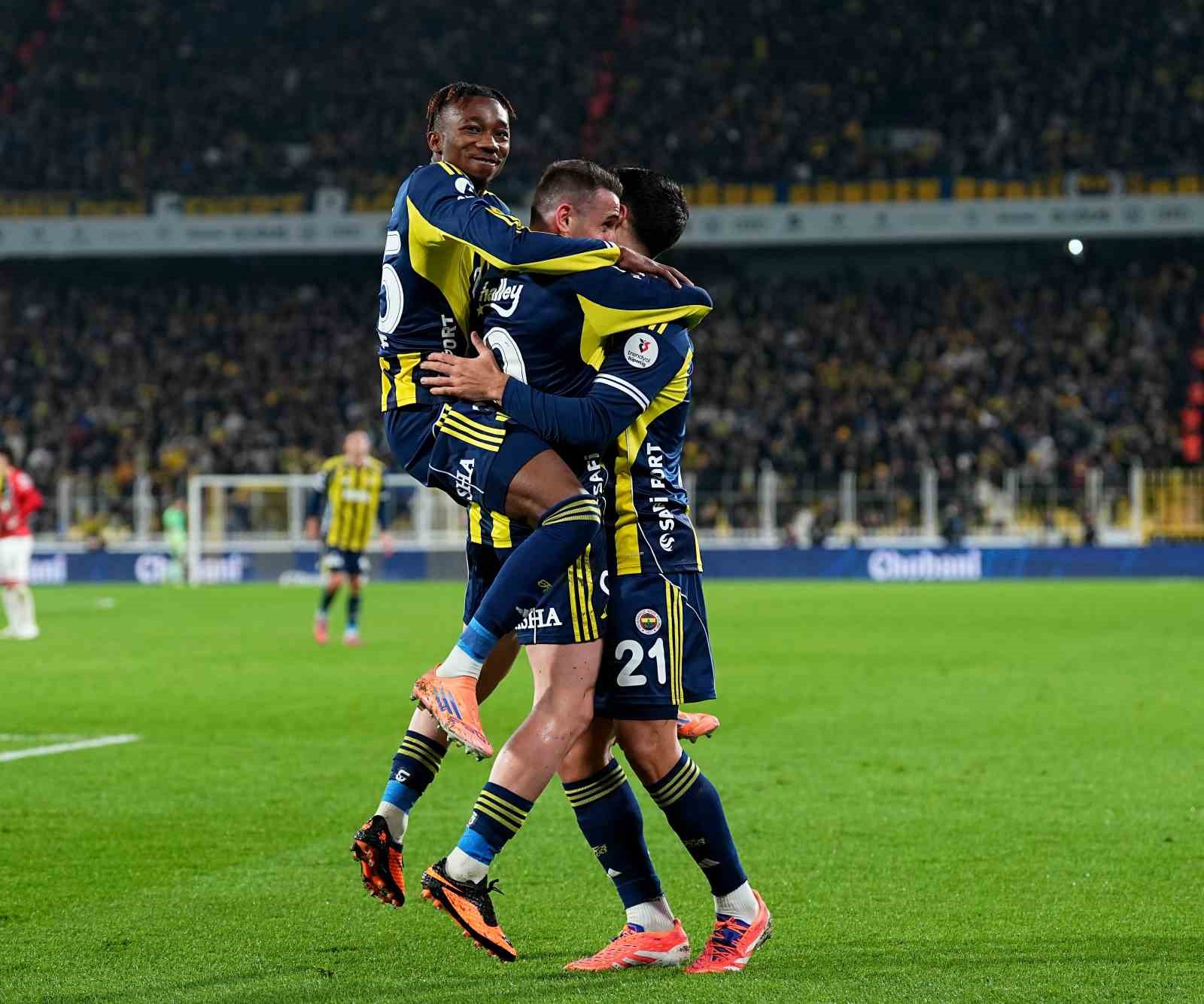 trendyol super lig fenerbahce 3 genclerbirligi 0 ilk yari 7 RJdyBjZu