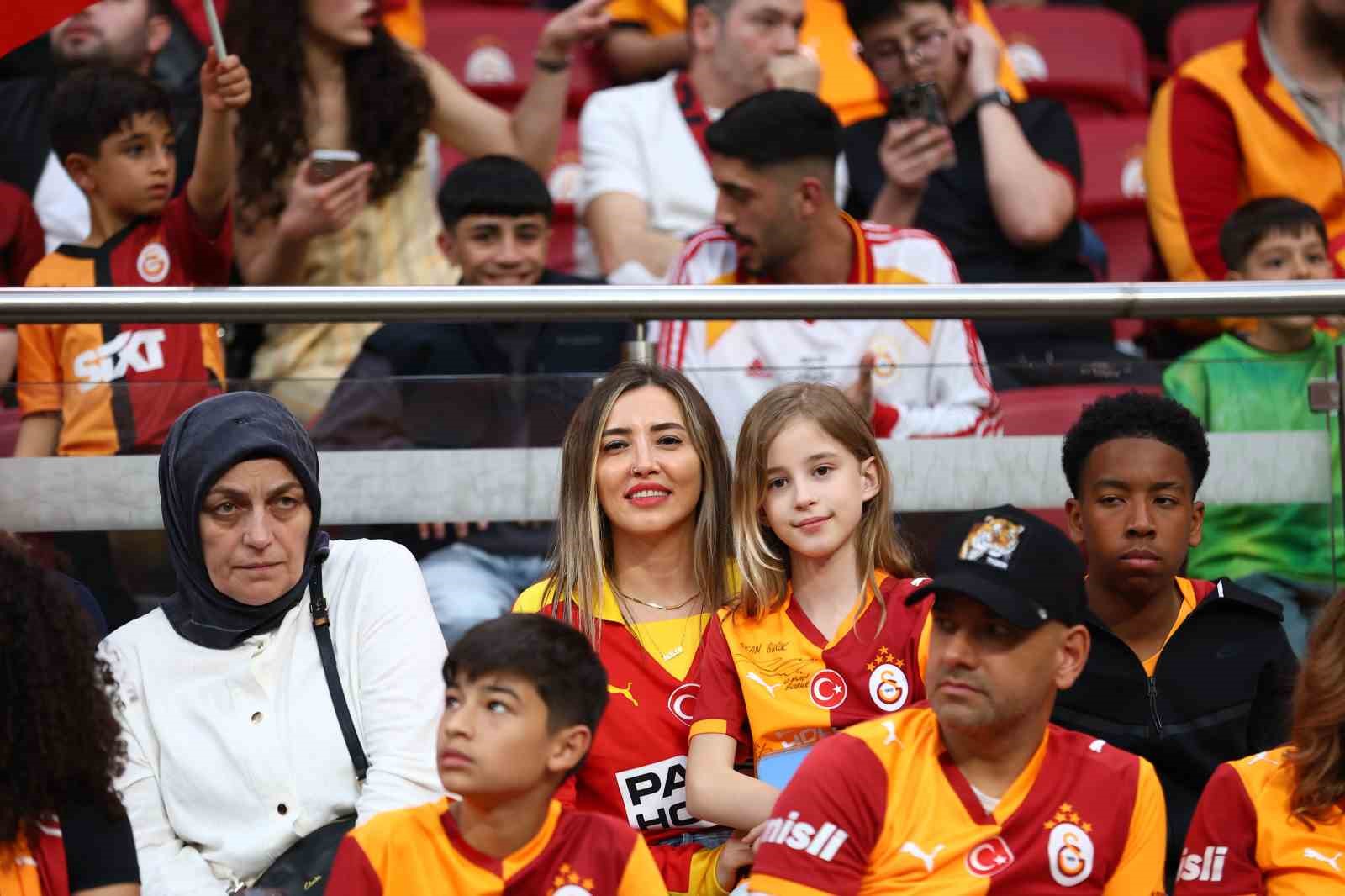 trendyol super lig galatasaray 0 antalyaspor 0 mac devam ediyor 10 qEvvwyek