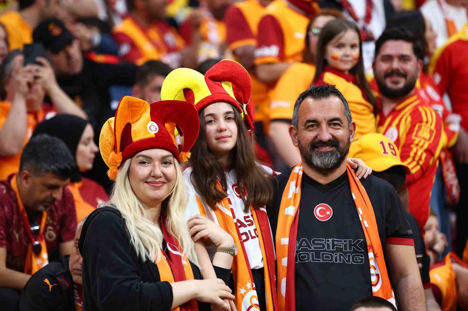 trendyol super lig galatasaray 0 antalyaspor 0 mac devam ediyor 11 s1UX8GaL