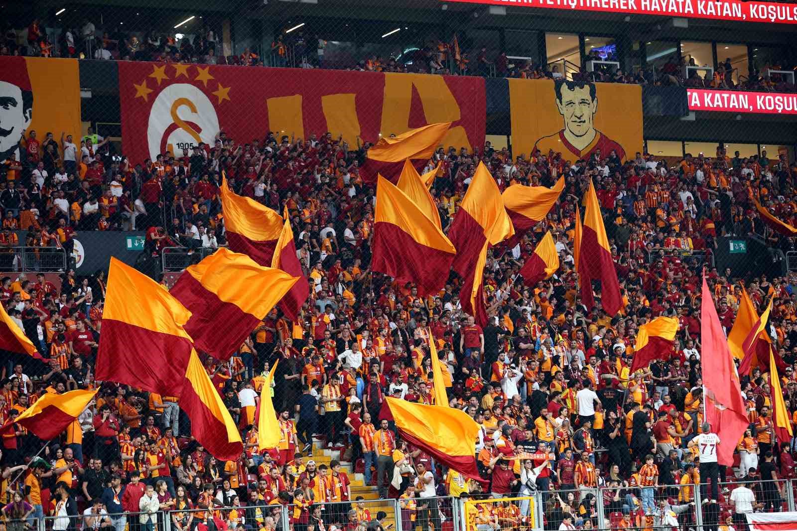 trendyol super lig galatasaray 0 antalyaspor 0 mac devam ediyor 12 DwIM96DB
