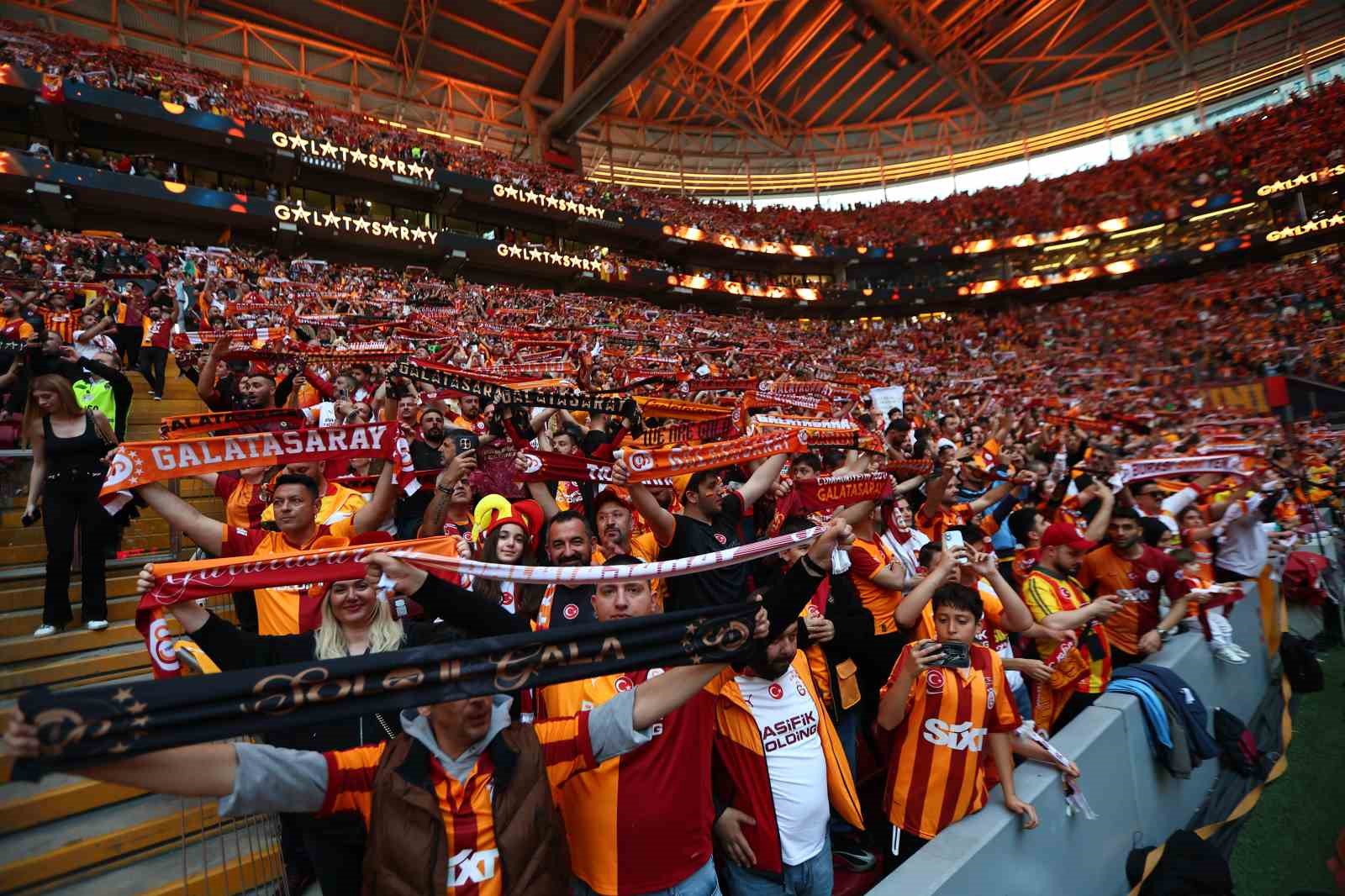 trendyol super lig galatasaray 0 antalyaspor 0 mac devam ediyor 14 vM9csIRE
