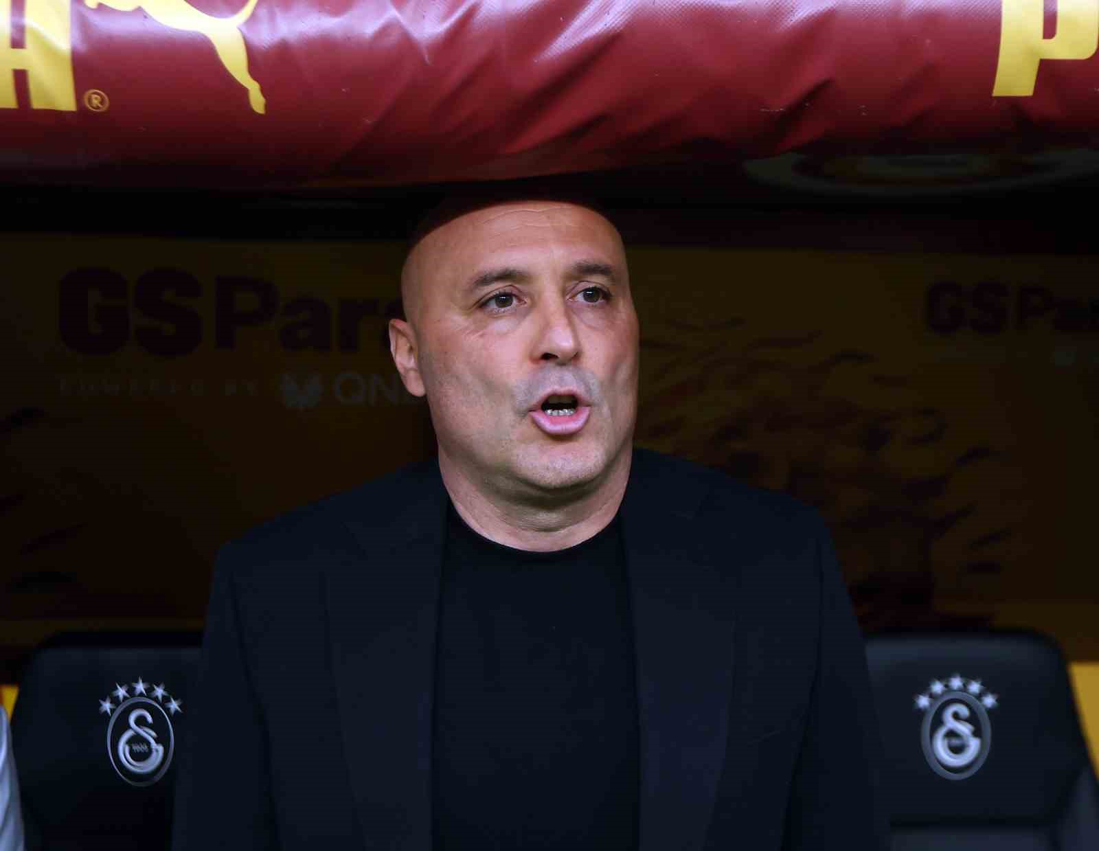 trendyol super lig galatasaray 0 antalyaspor 0 mac devam ediyor 17 FnfkXWPU