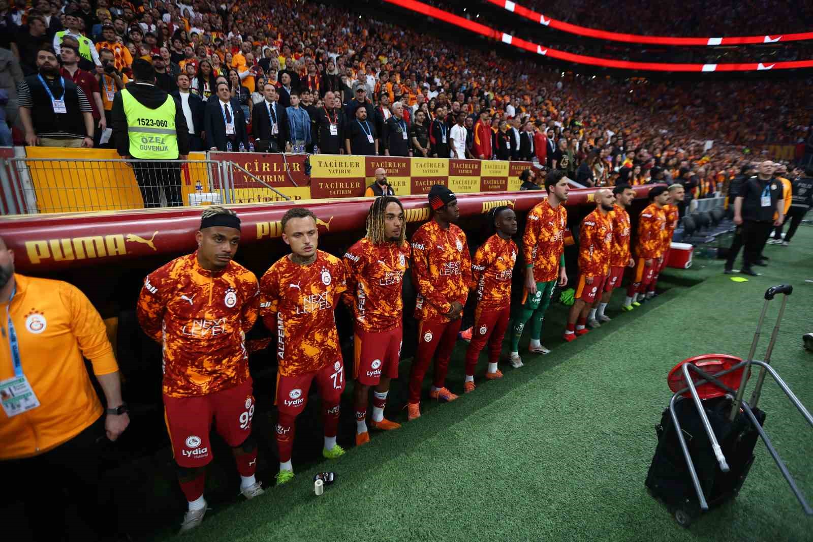 trendyol super lig galatasaray 0 antalyaspor 0 mac devam ediyor 19 r2hK1DFJ