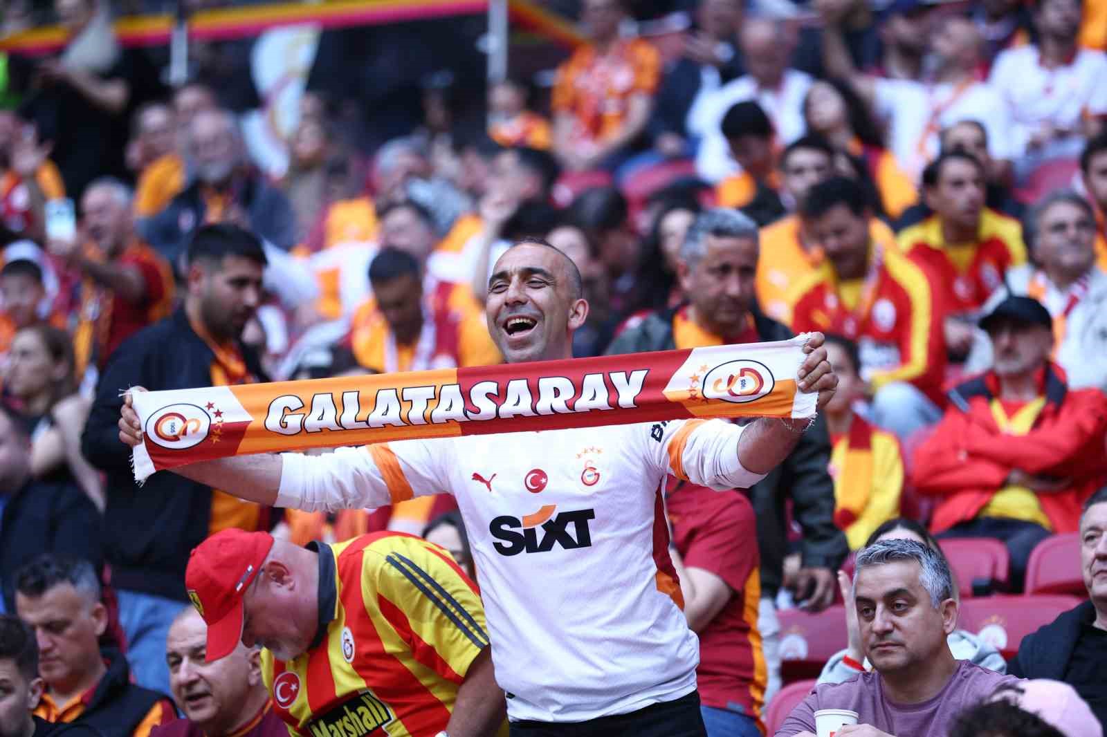 trendyol super lig galatasaray 0 antalyaspor 0 mac devam ediyor 2