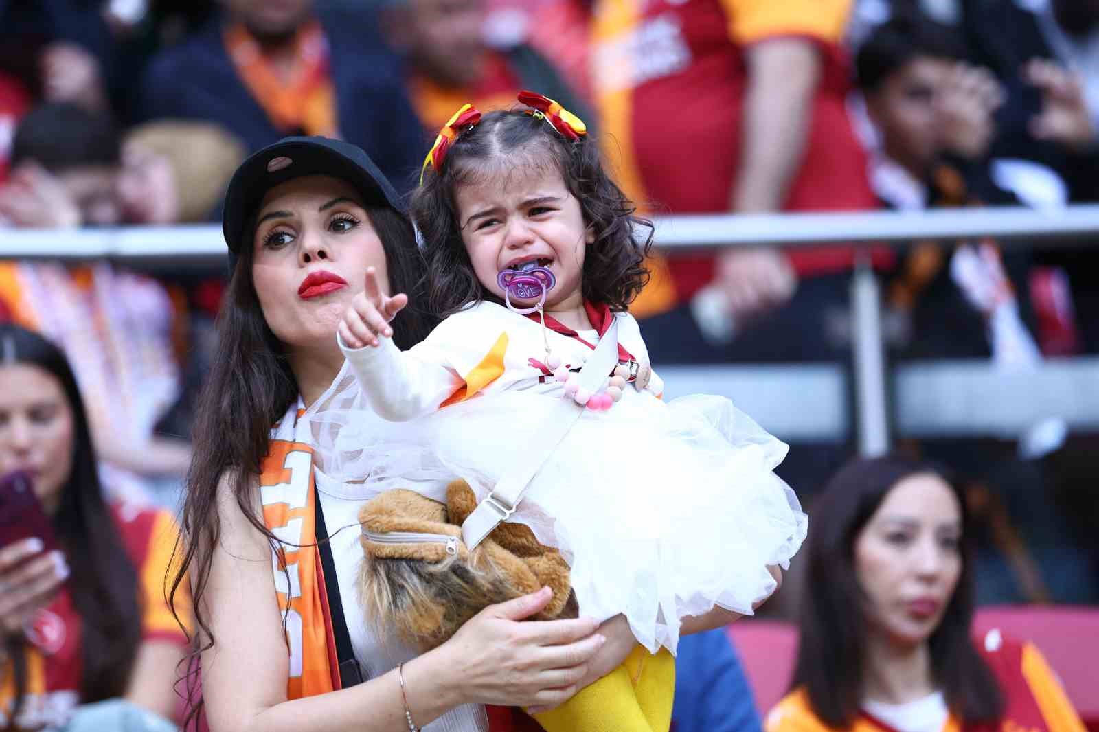 trendyol super lig galatasaray 0 antalyaspor 0 mac devam ediyor 4 jhbYOLuY