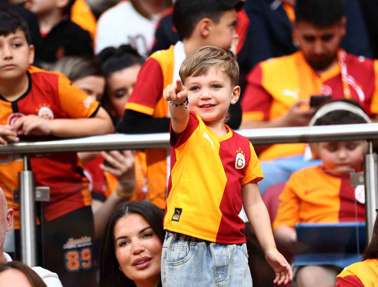 trendyol super lig galatasaray 0 antalyaspor 0 mac devam ediyor 8 M6WQmQNy