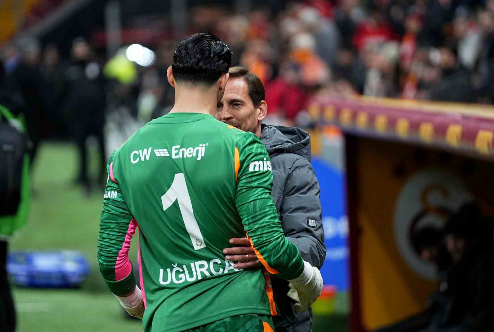 trendyol super lig galatasaray 0 corendon alanyaspor 0 mac devam ediyor 18 qbGvSRNU