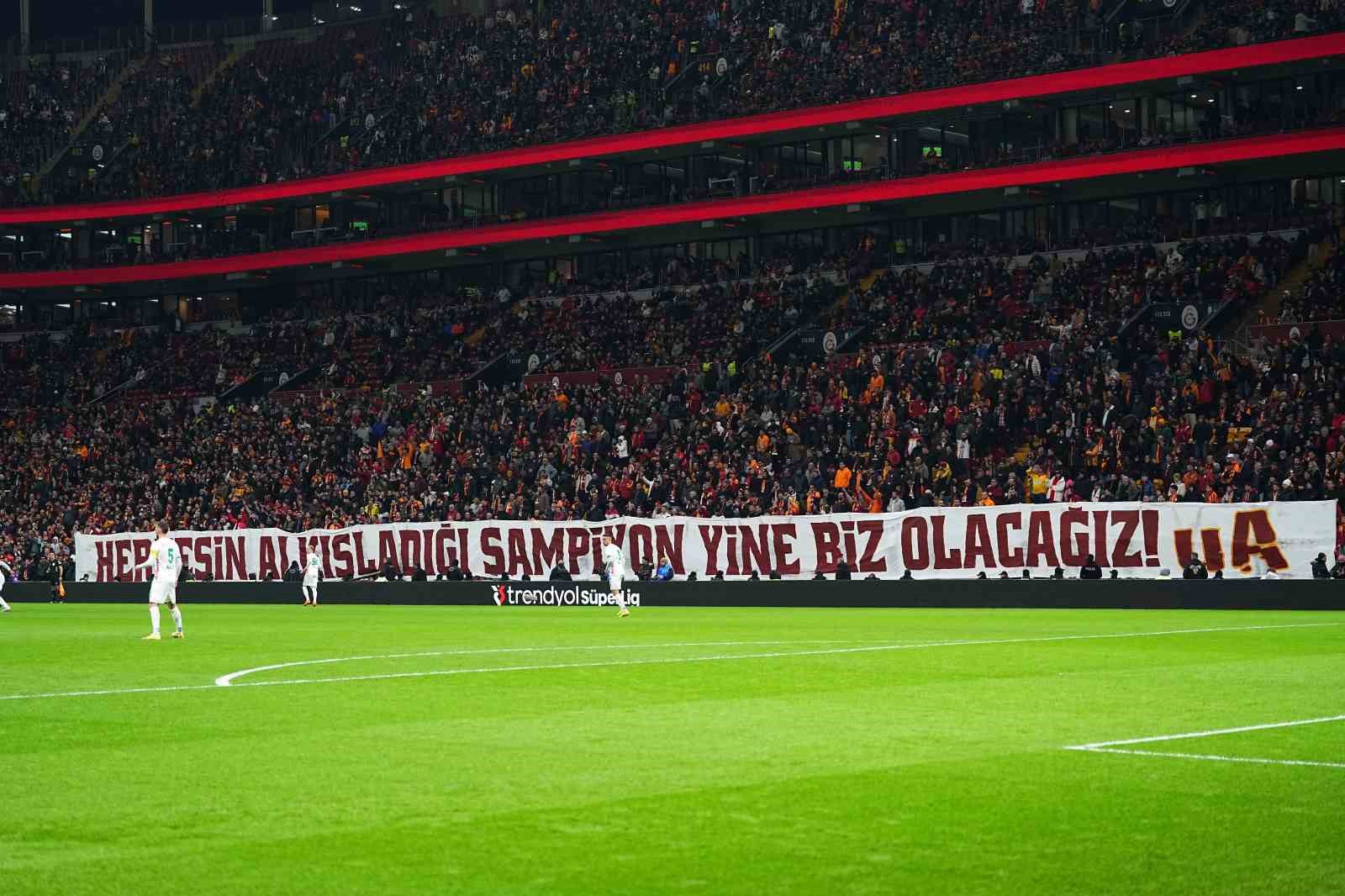 trendyol super lig galatasaray 0 corendon alanyaspor 0 mac devam ediyor 20 XuuQukjg