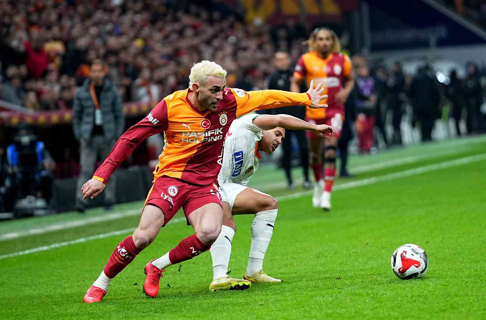 trendyol super lig galatasaray 0 corendon alanyaspor 0 mac devam ediyor 29 AbCa87JW