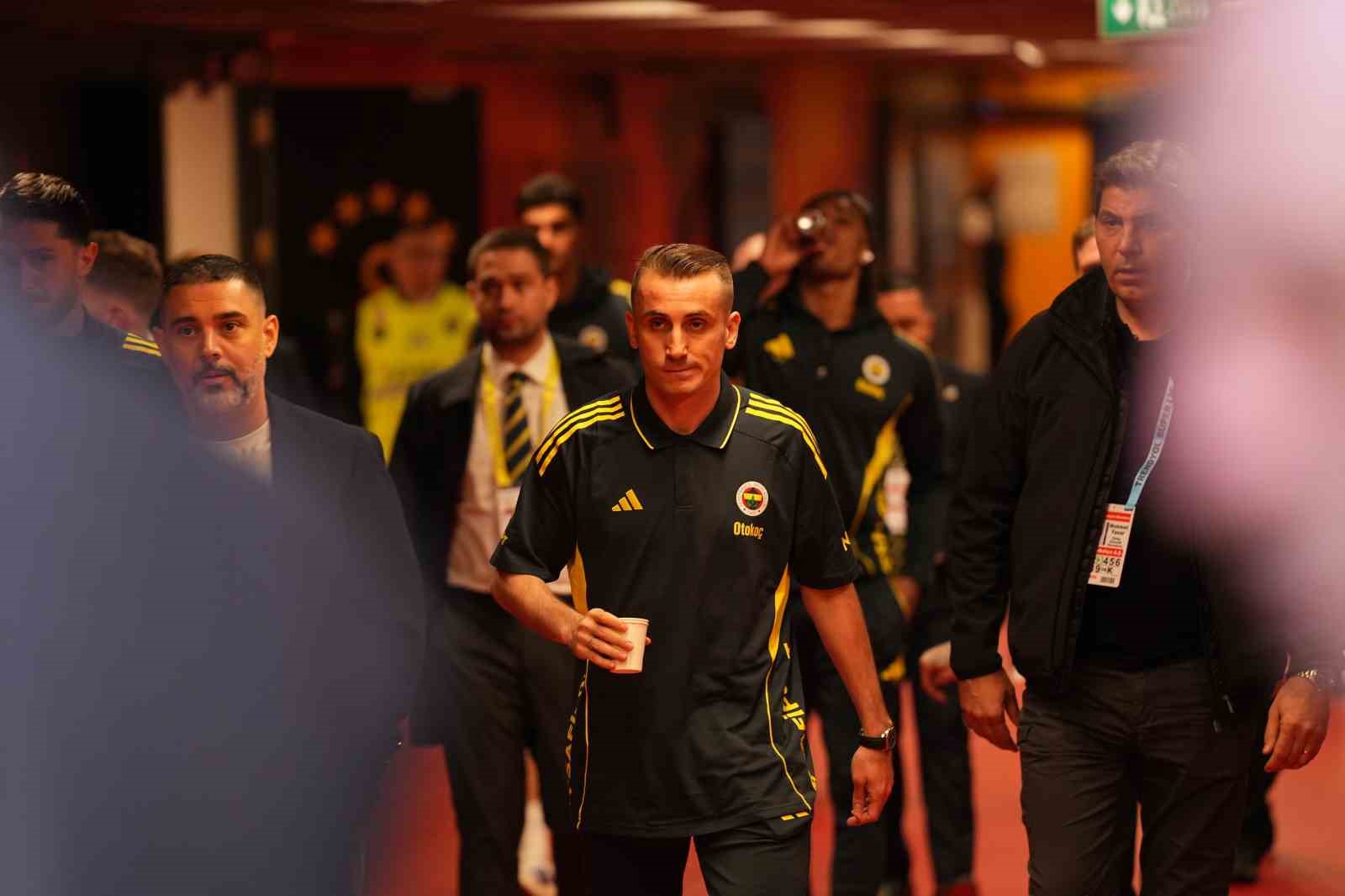 trendyol super lig galatasaray 0 fenerbahce 0 mac devam ediyor 1 GRIVUpXT