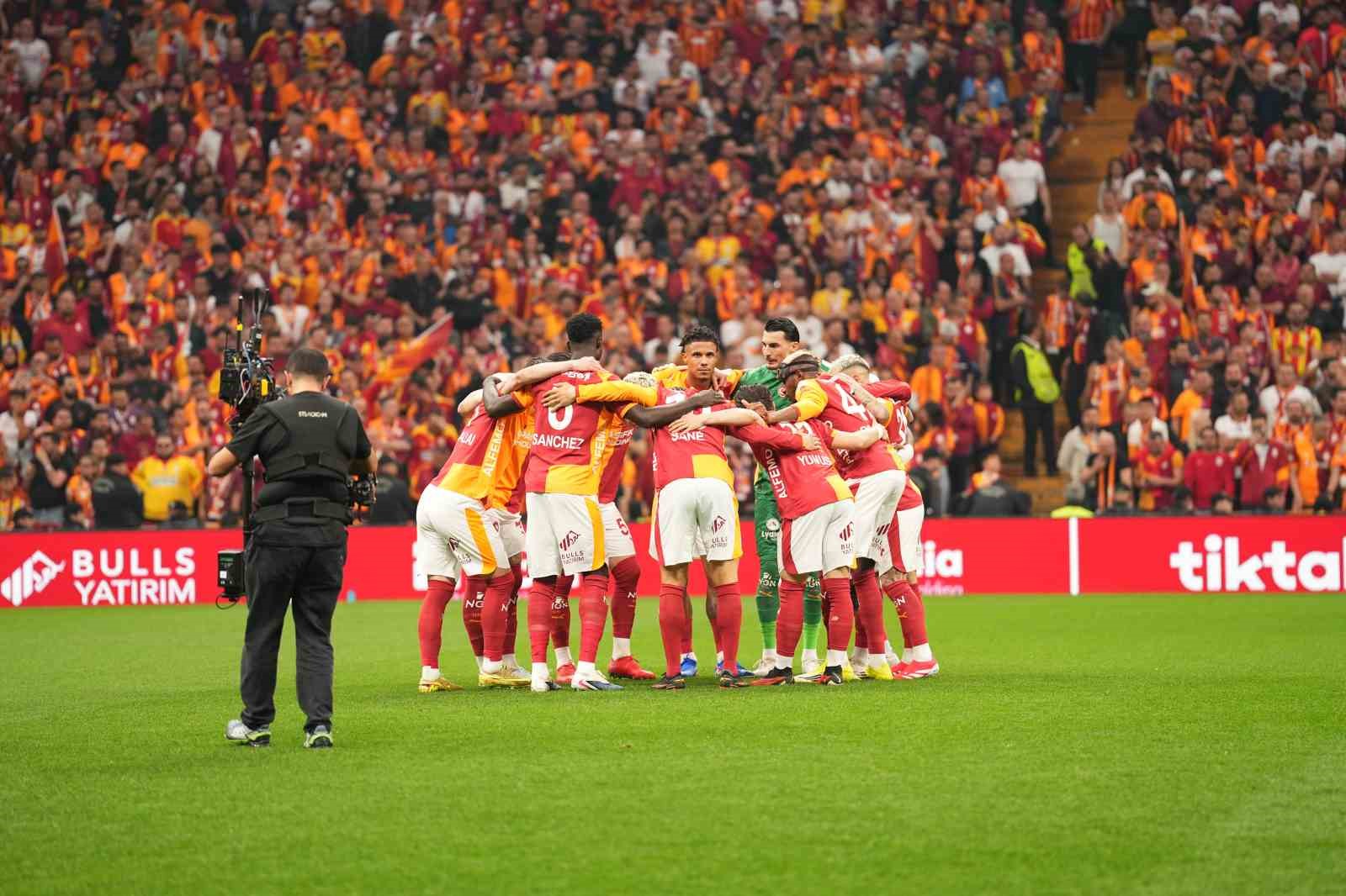 trendyol super lig galatasaray 0 fenerbahce 0 mac devam ediyor 24 ecp1wDDG