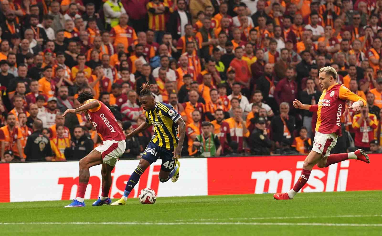 trendyol super lig galatasaray 0 fenerbahce 0 mac devam ediyor 25 A6ejyE4P
