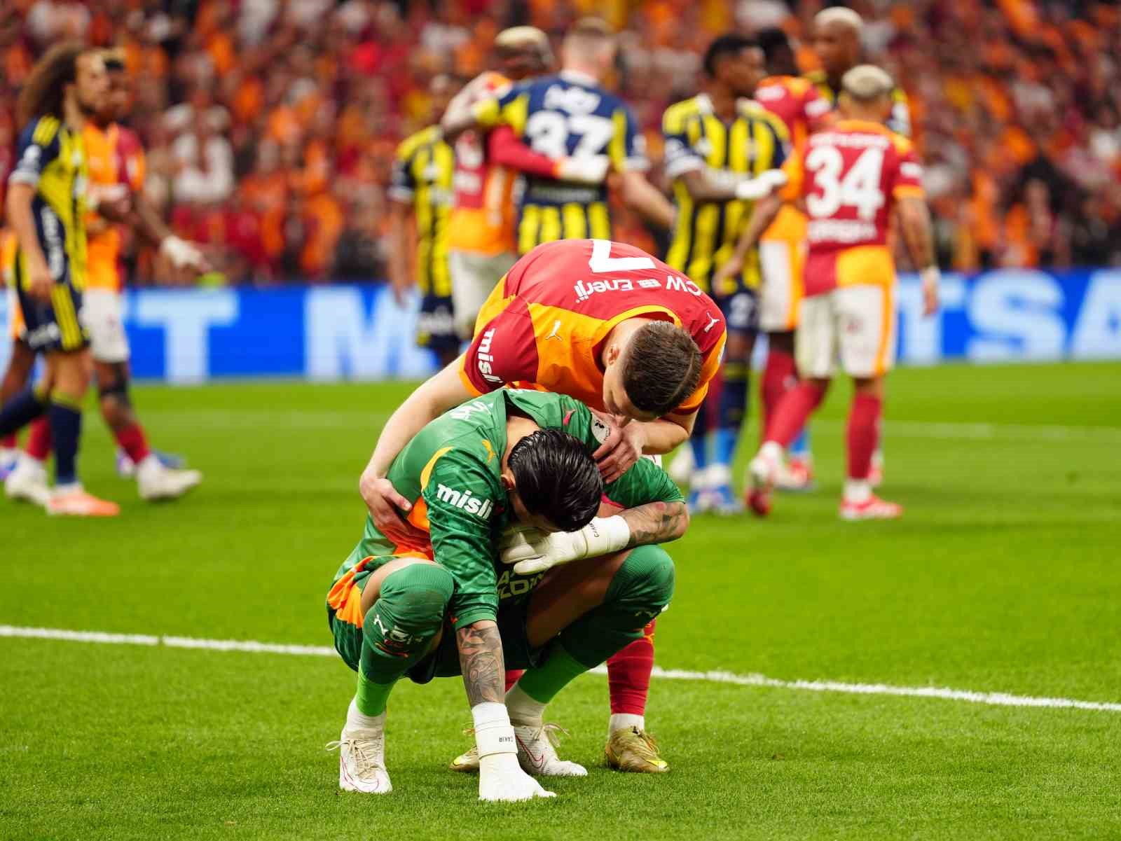 trendyol super lig galatasaray 0 fenerbahce 0 mac devam ediyor 30 DbgAnEds
