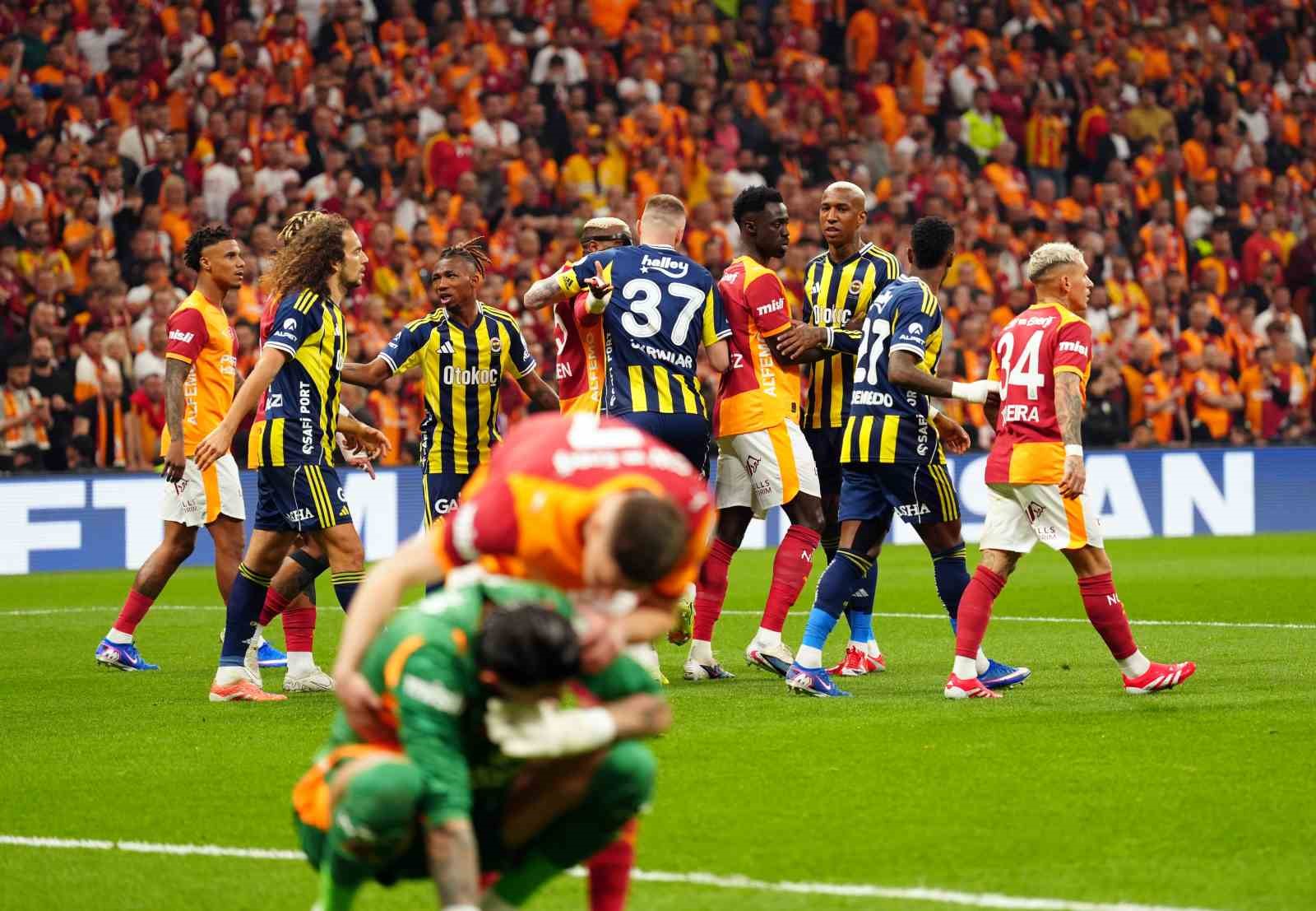 trendyol super lig galatasaray 0 fenerbahce 0 mac devam ediyor 31 eqvdRM49