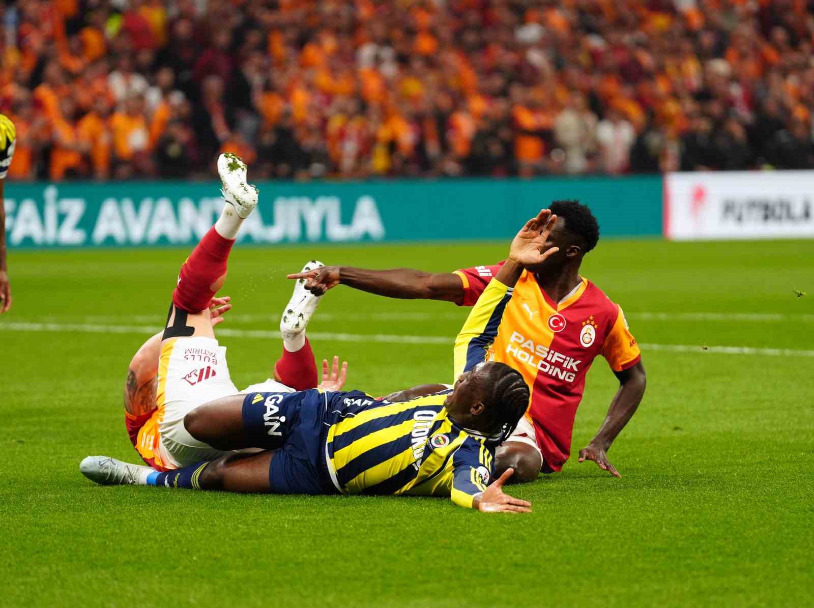 trendyol super lig galatasaray 0 fenerbahce 0 mac devam ediyor 39 VSjOPNJt