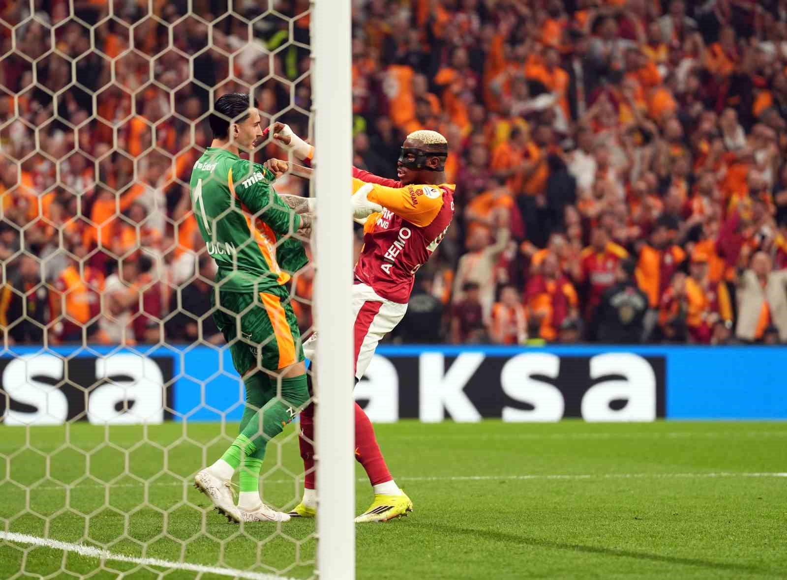 trendyol super lig galatasaray 0 fenerbahce 0 mac devam ediyor 43