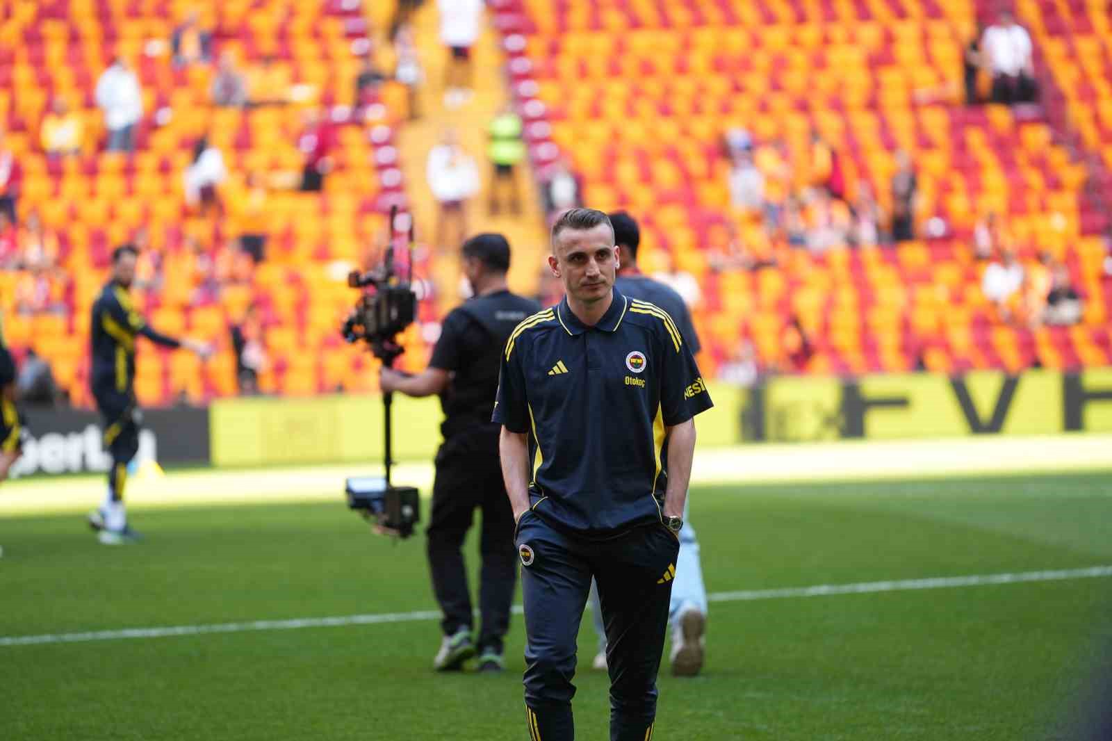 trendyol super lig galatasaray 0 fenerbahce 0 mac devam ediyor 7 JQkC3sVm