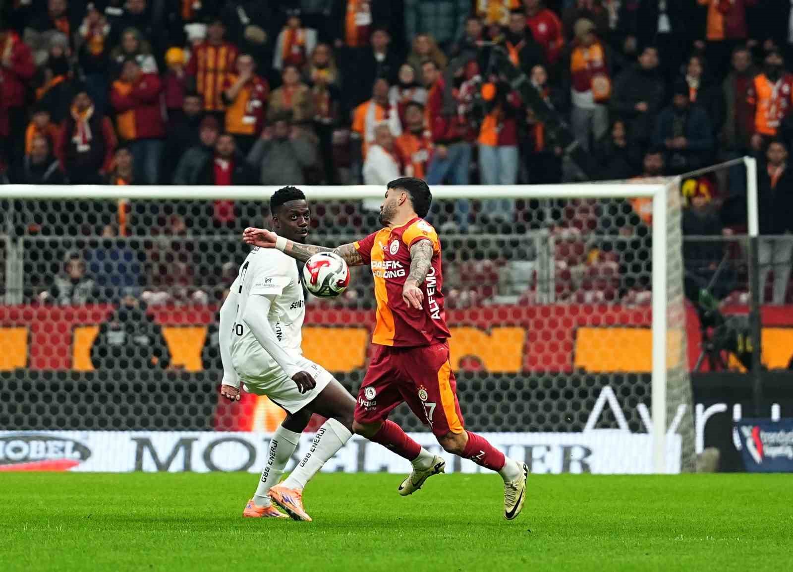 trendyol super lig galatasaray 0 gaziantep fk 0 mac devam ediyor 17 fOFQPH4w