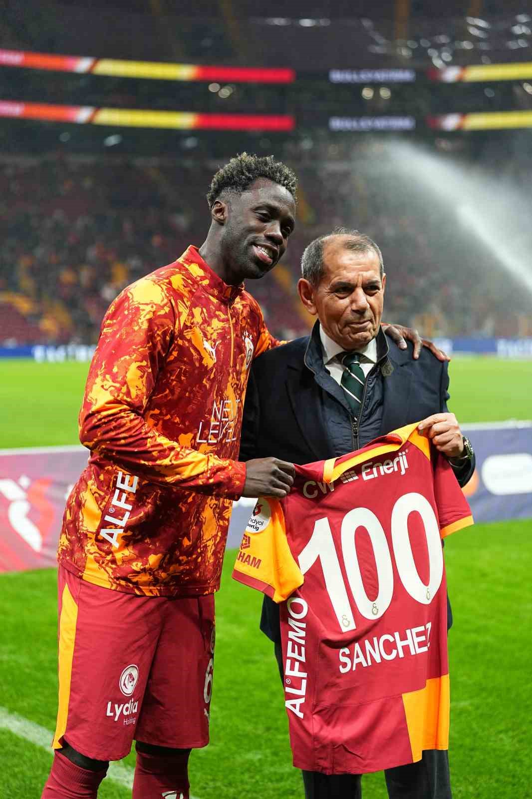 trendyol super lig galatasaray 0 gaziantep fk 0 mac devam ediyor 21 RrJ9yUJV