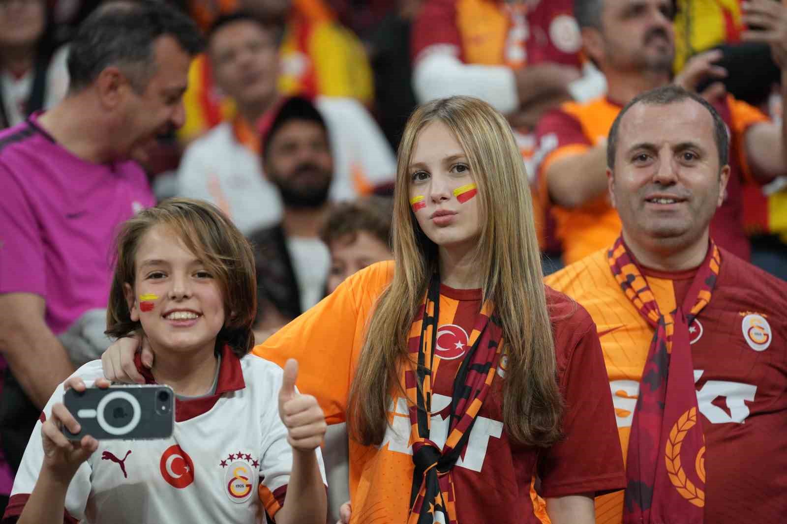 trendyol super lig galatasaray 0 genclerbirligi 0 mac devam ediyor 42 PHnAdRZM