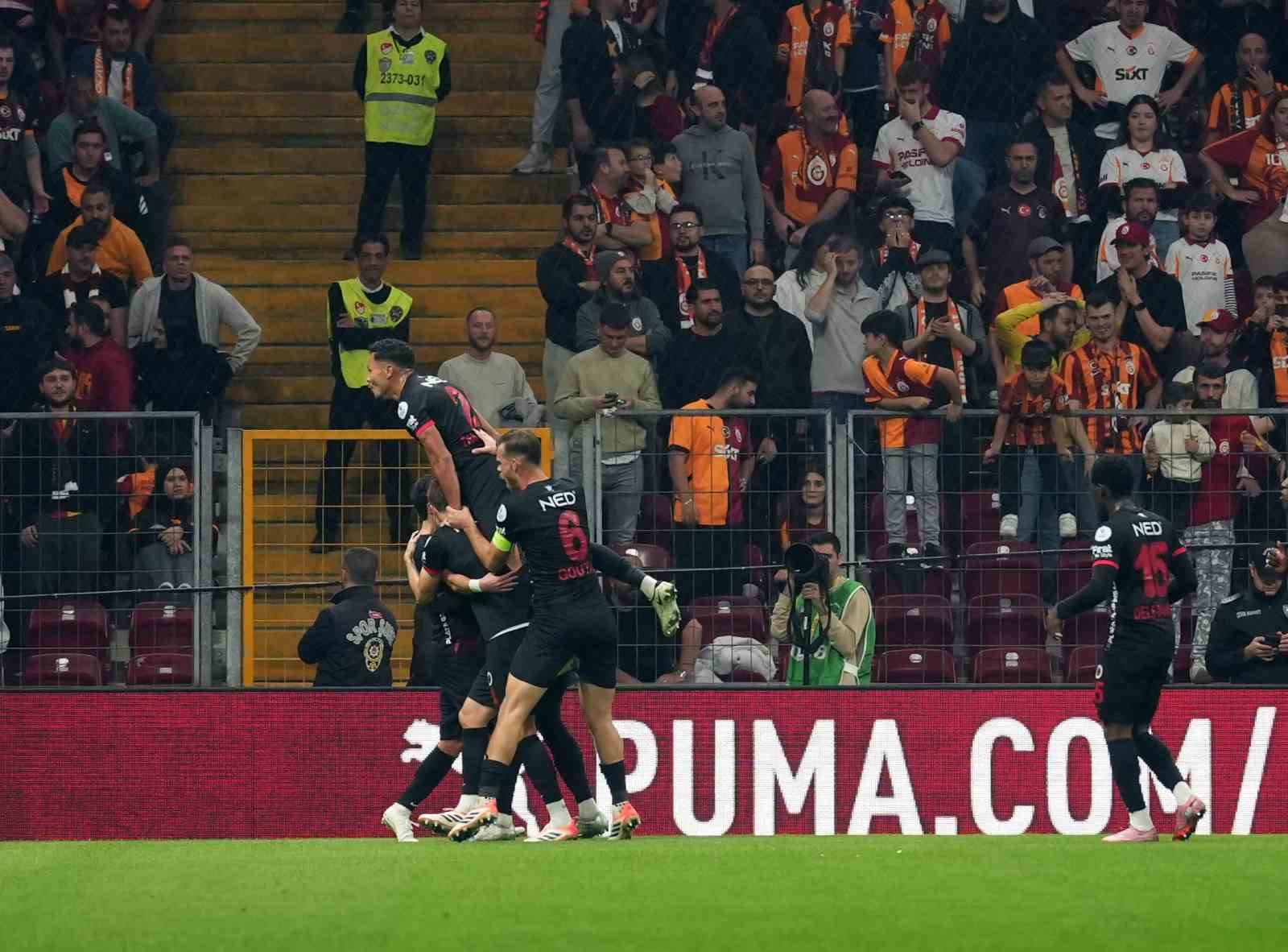 trendyol super lig galatasaray 0 genclerbirligi 1 ilk yari 2 AuOzOVnG