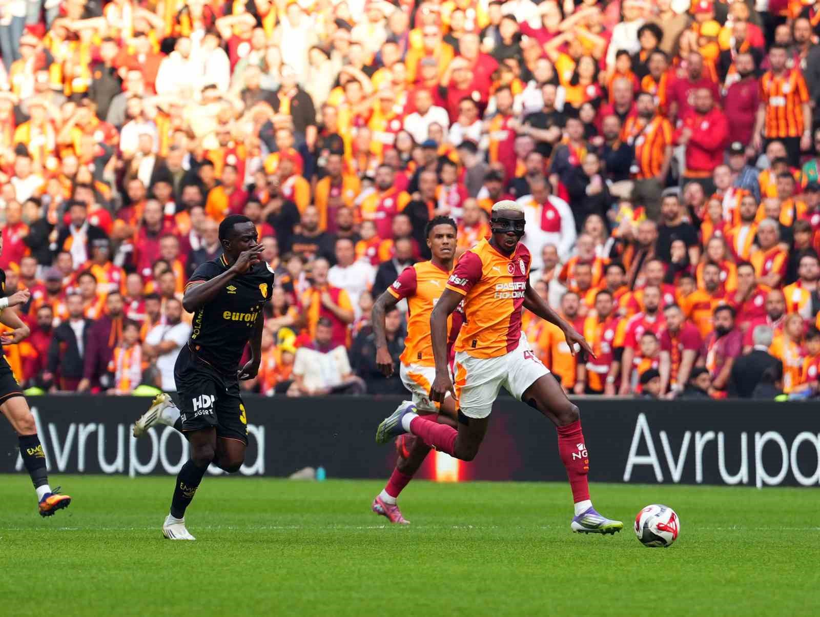 trendyol super lig galatasaray 0 goztepe 1 mac devam ediyor 11 PUYsiZKv