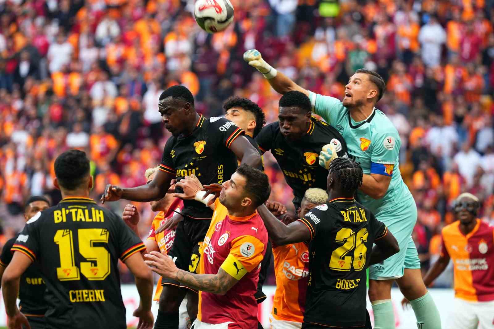 trendyol super lig galatasaray 0 goztepe 1 mac devam ediyor 14 6e3YiuST