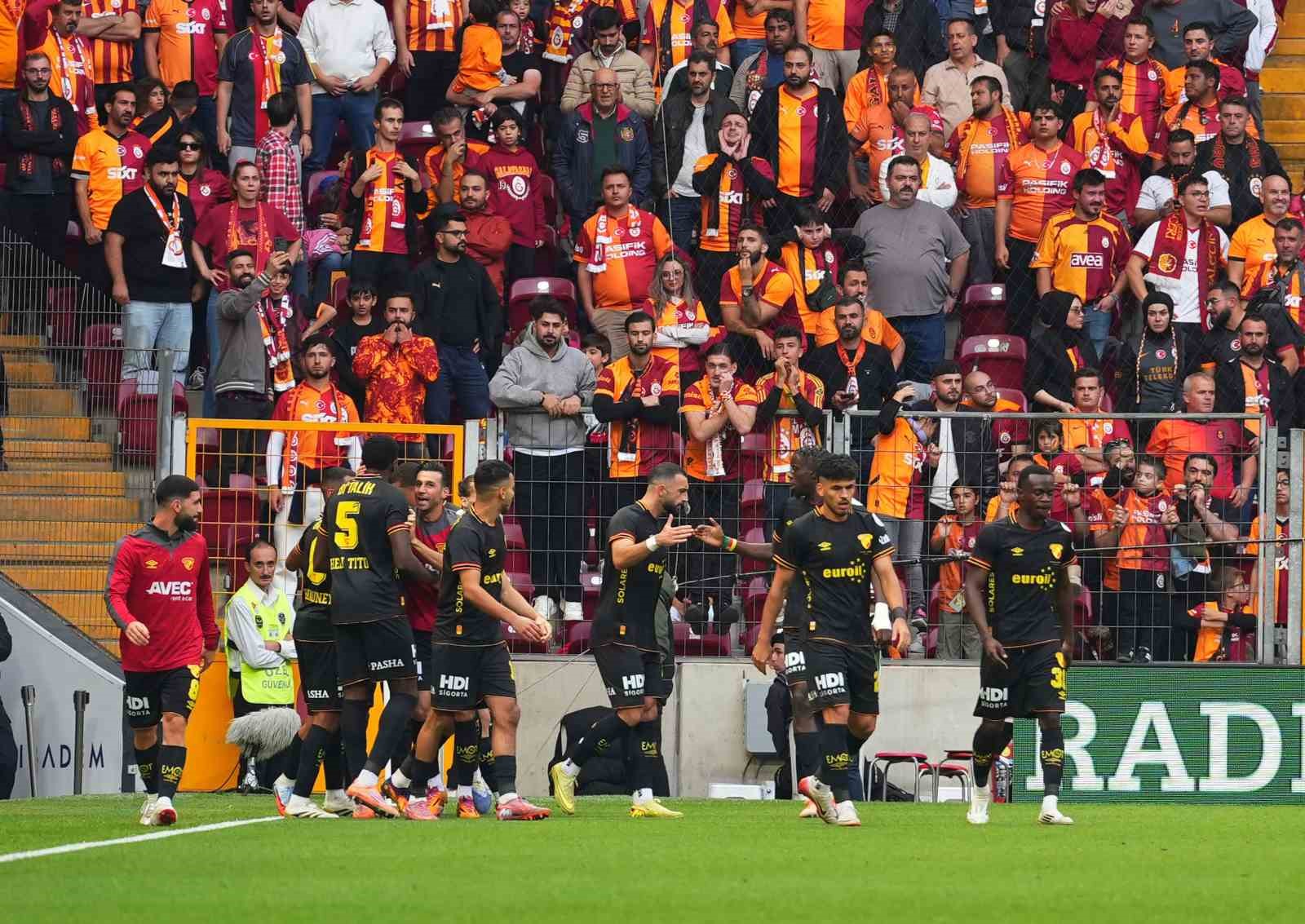 trendyol super lig galatasaray 0 goztepe 1 mac devam ediyor 19 GG9ZItF2