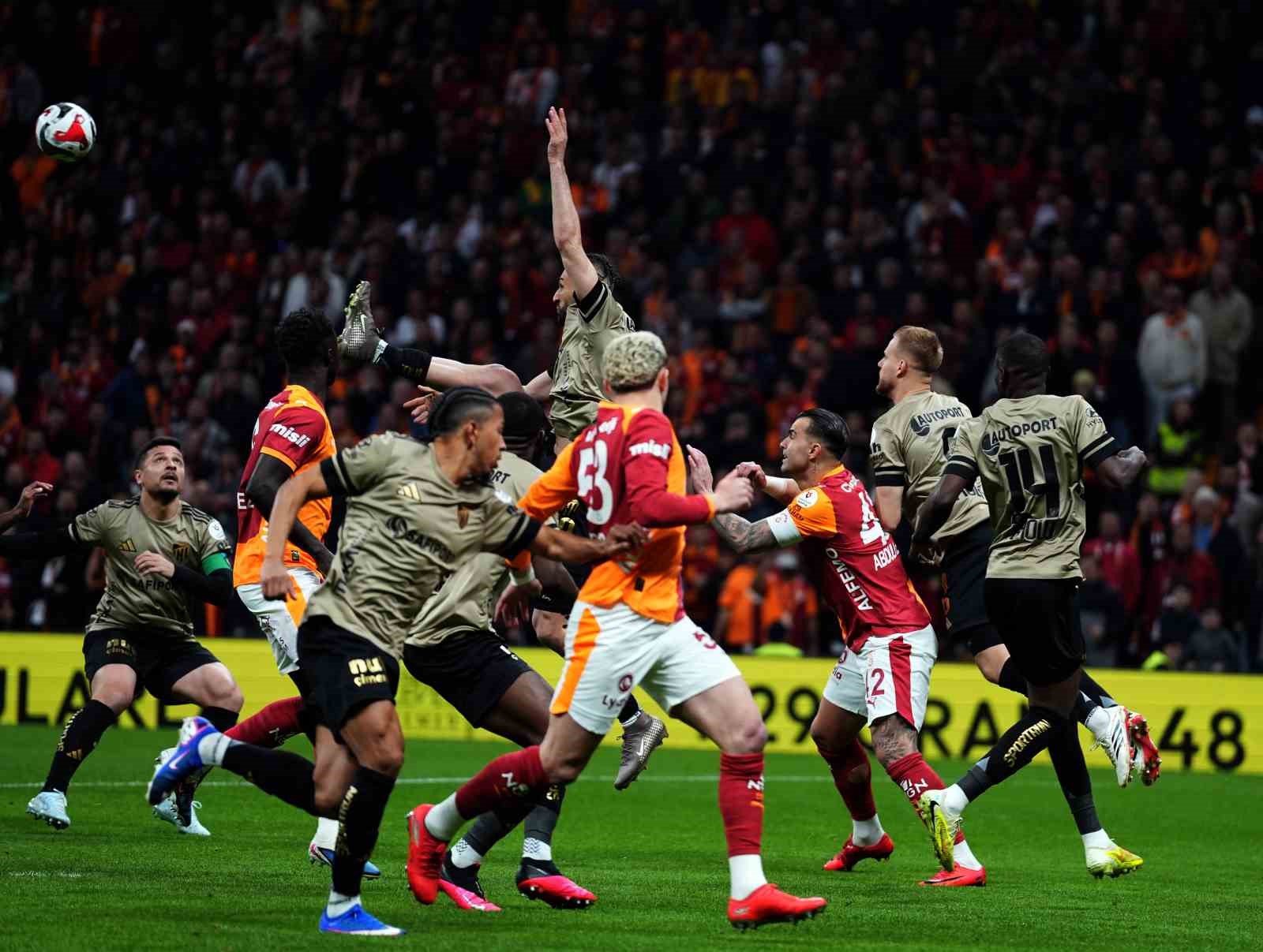 trendyol super lig galatasaray 0 kocaelispor 0 mac devam ediyor 20