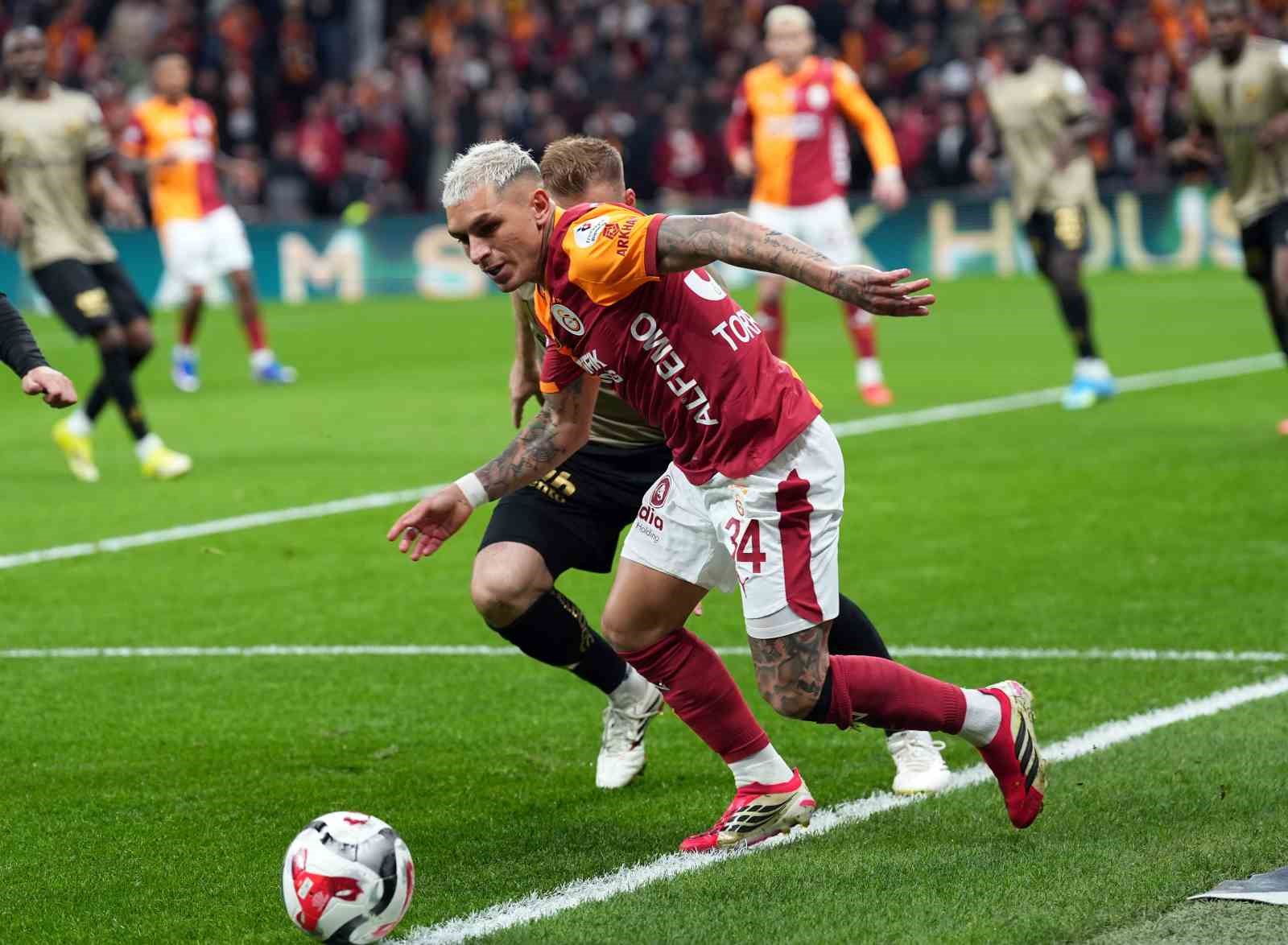 trendyol super lig galatasaray 0 kocaelispor 0 mac devam ediyor 24