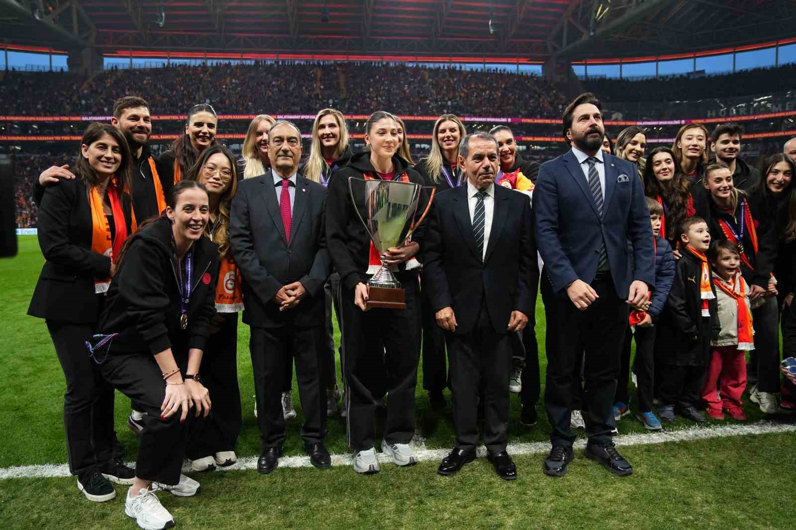 trendyol super lig galatasaray 0 kocaelispor 0 mac devam ediyor 4 8GIEXAqf