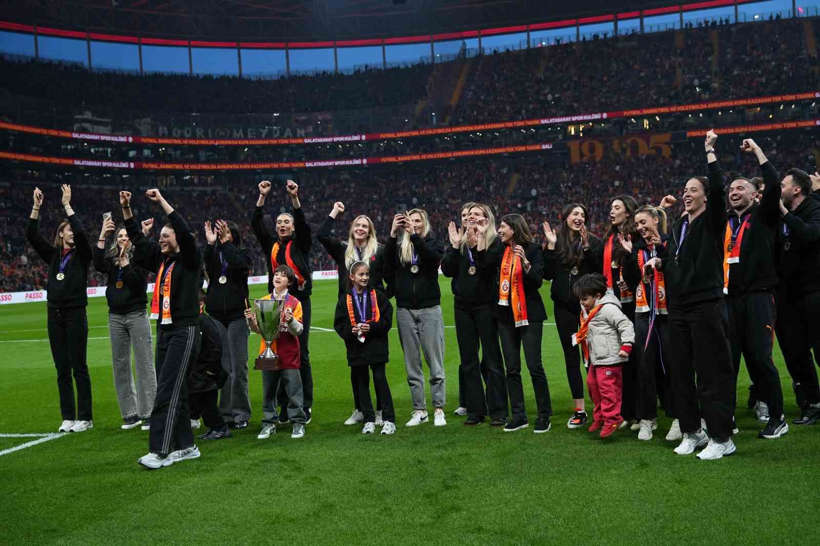 trendyol super lig galatasaray 0 kocaelispor 0 mac devam ediyor 5 q5iJbdNl