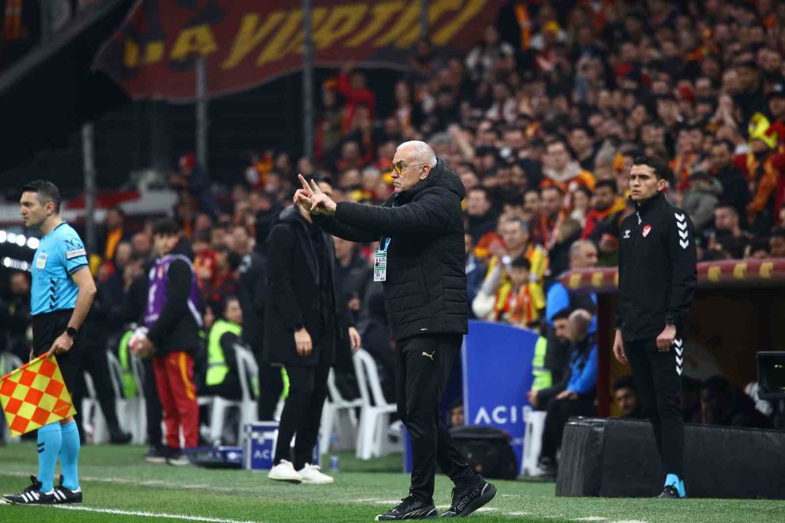 trendyol super lig galatasaray 0 rams basaksehir 0 mac devam ediyor 4