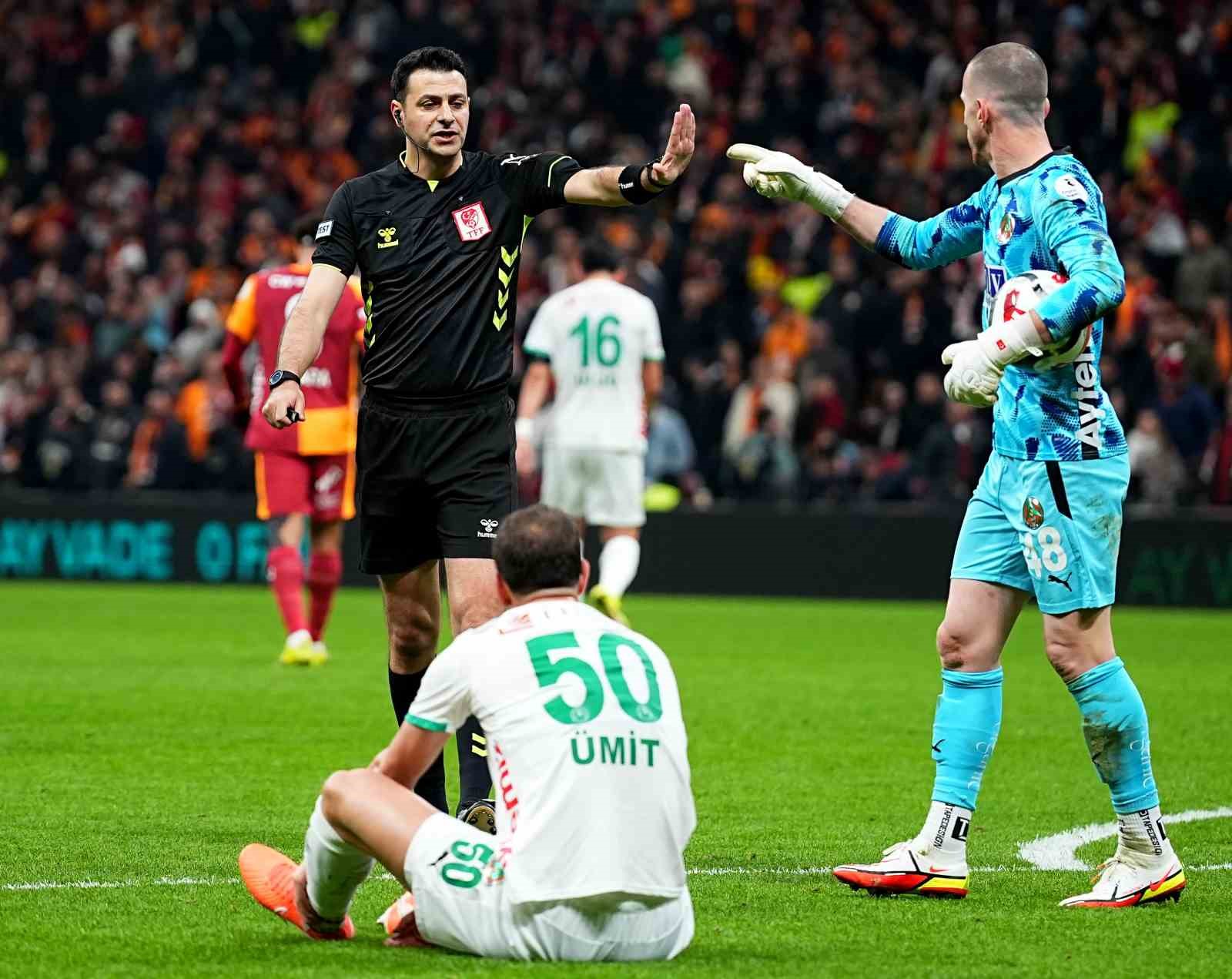 trendyol super lig galatasaray 1 corendon alanyaspor 0 ilk yari 15 rnaRHas2